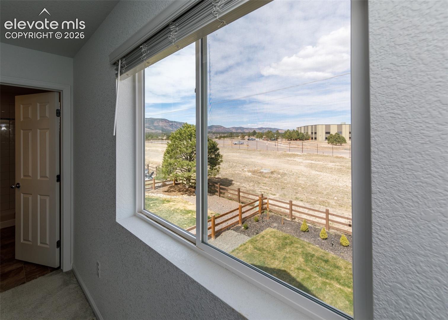 Listing photo 21 for 16462 Mountain Flax Drive