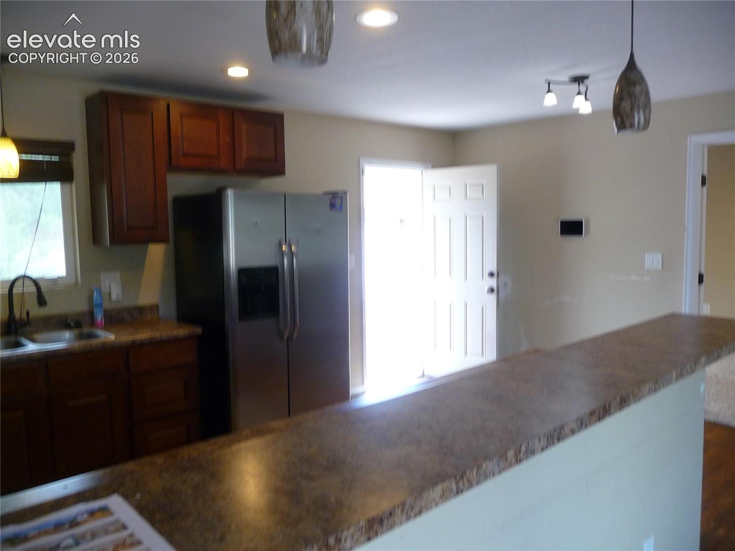 Listing photo 11 for 2919 Fremont Drive