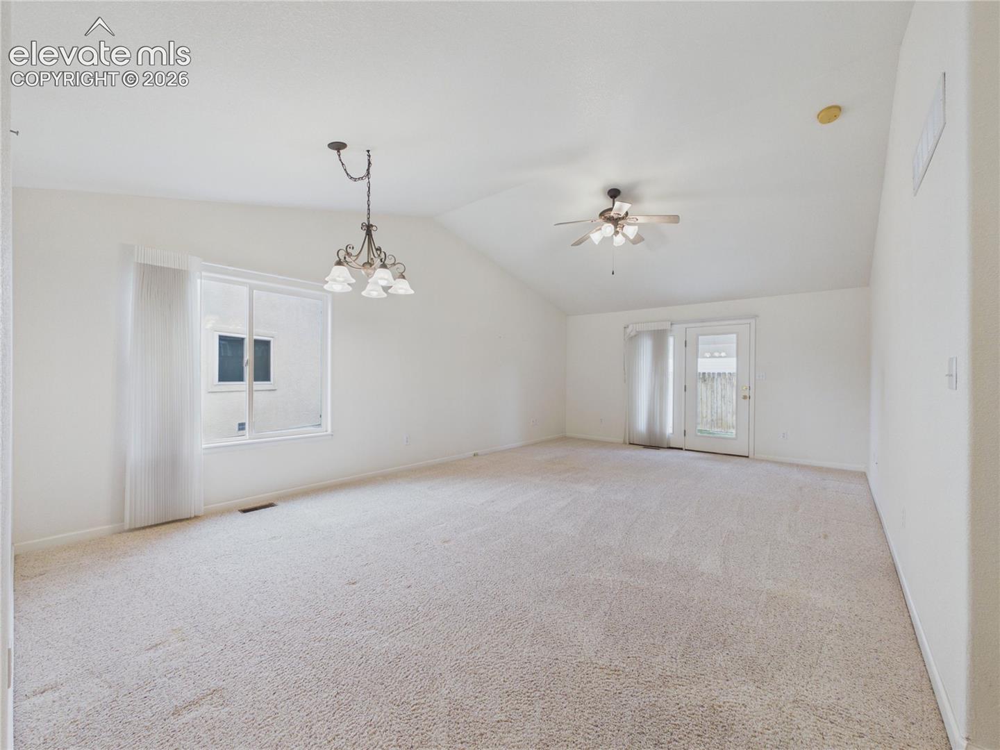 Listing photo 9 for 2025 Kingsroyal Boulevard F