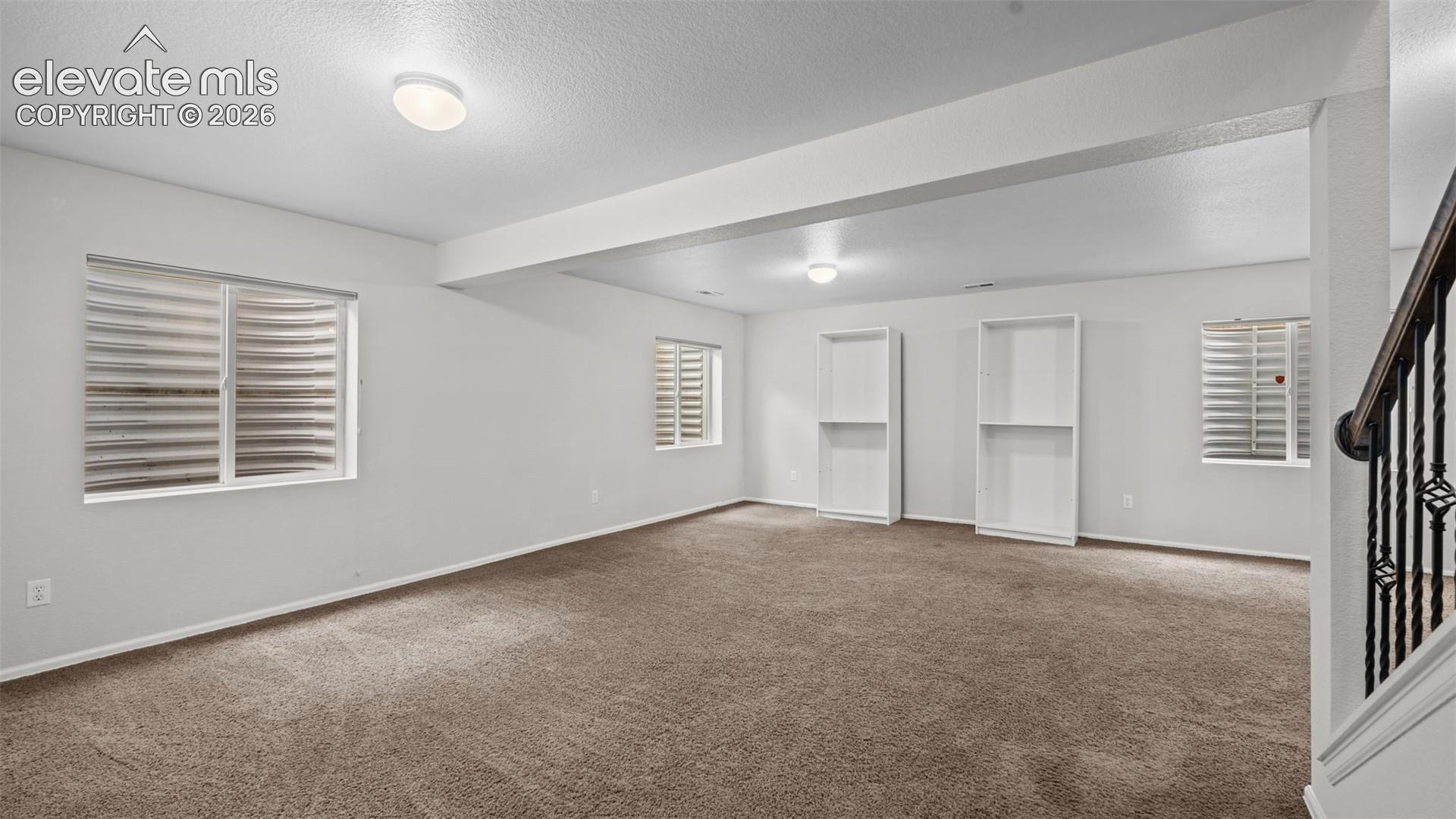 Listing photo 26 for 8068 Hollygrape Lane