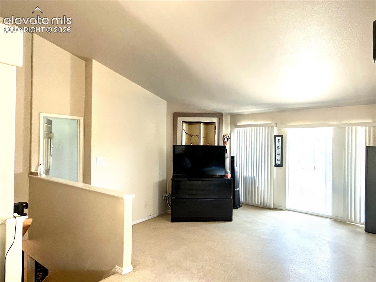 Listing photo 7 for 9845 Everglades Drive