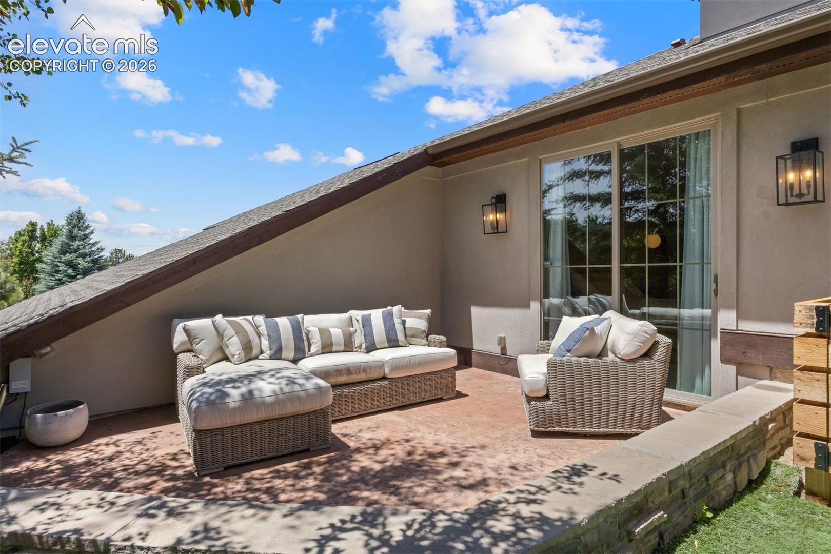 Listing photo 22 for 2151 Saddleback Drive