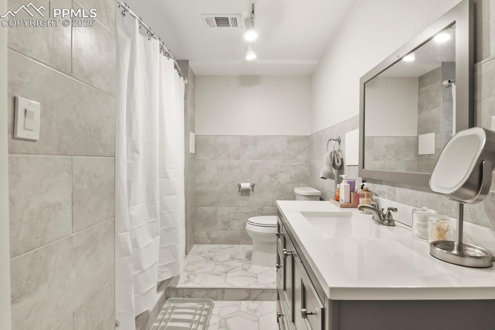Listing photo 39 for 691 S Holly Street