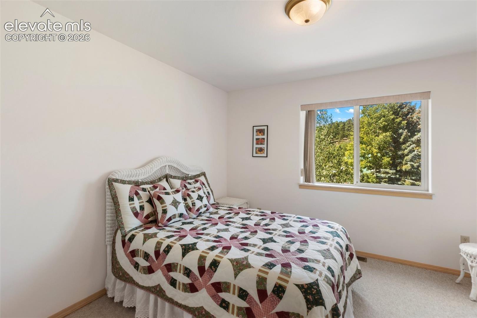 Listing photo 22 for 625 Sun Valley Drive