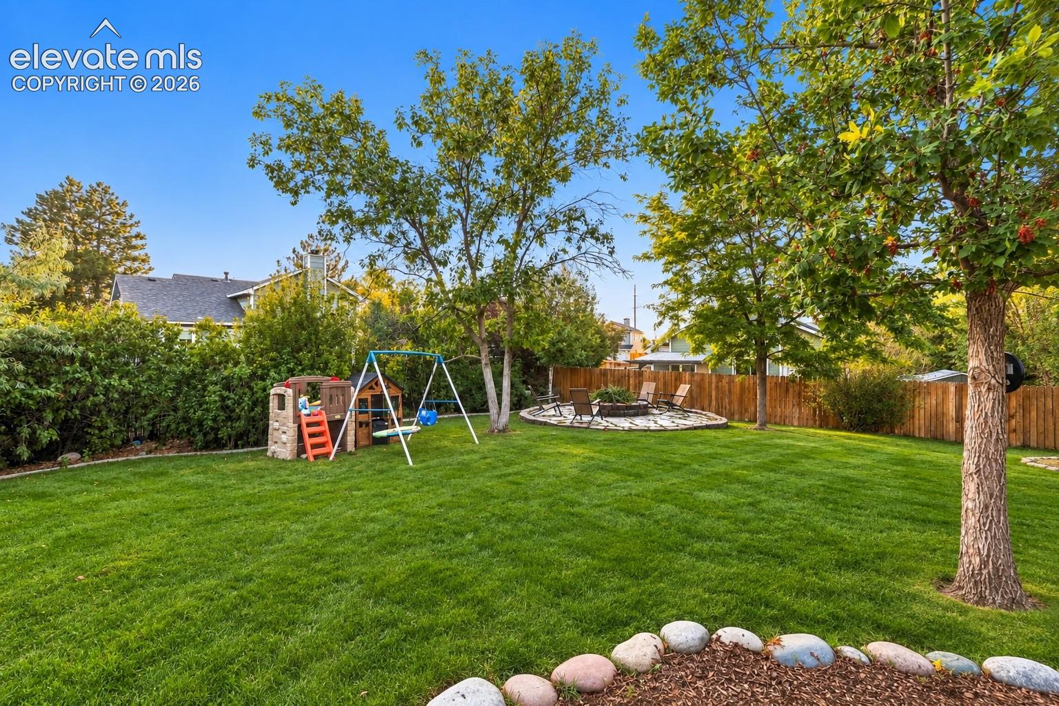 Listing photo 4 for 271 N Holcomb Circle