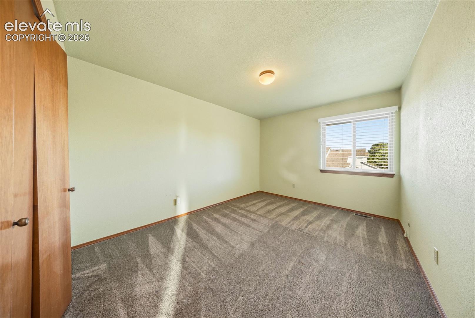 Listing photo 35 for 6120 Moorfield Avenue