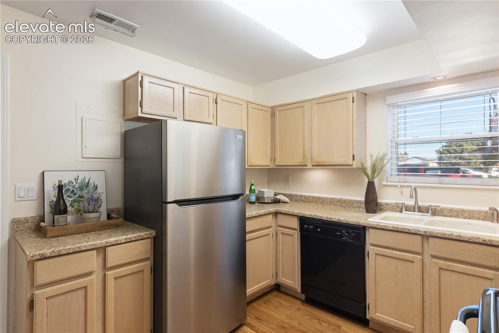 Listing photo 14 for 2360 Washo Circle