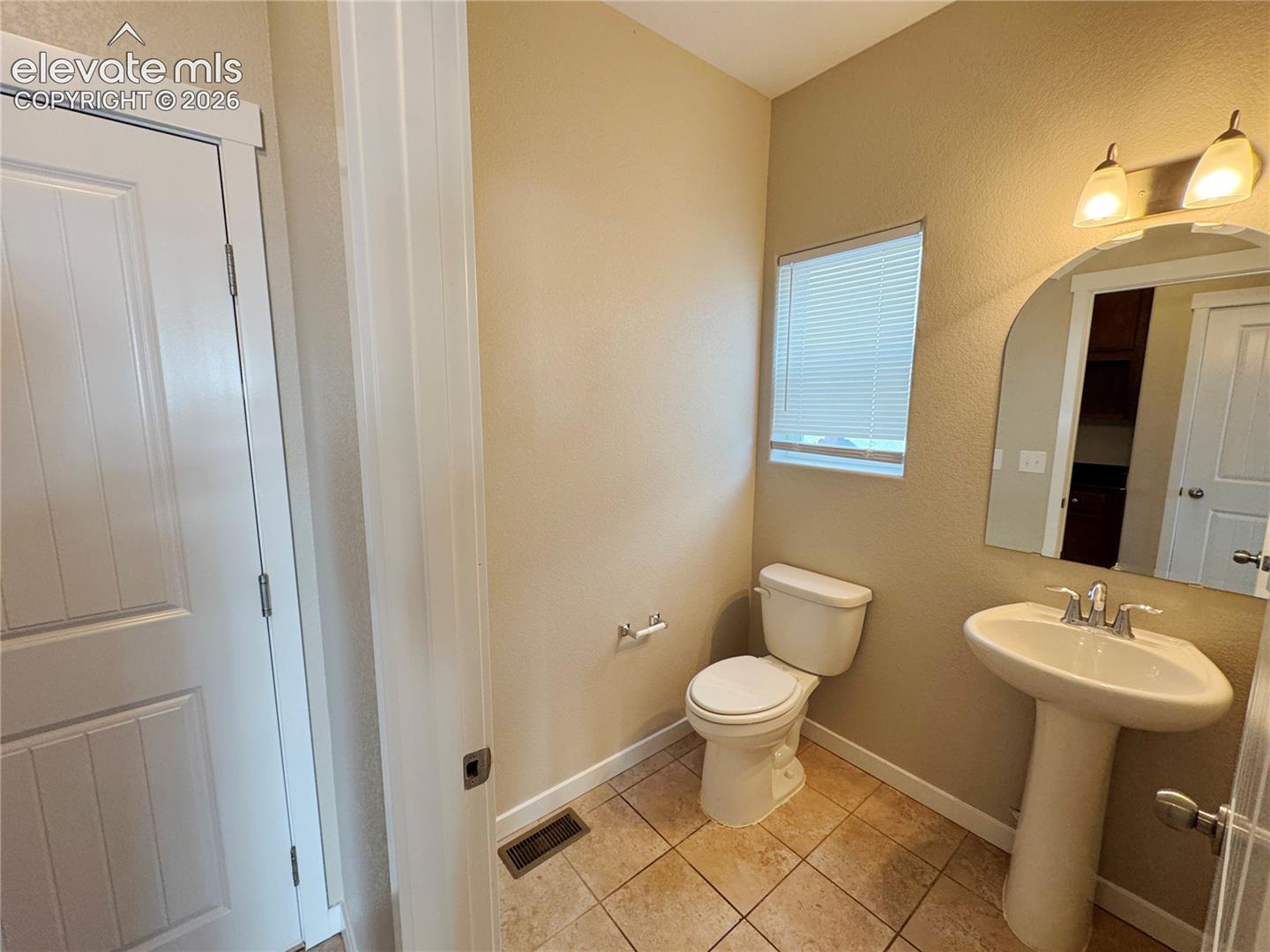 Listing photo 15 for 7961 Sandsmere Drive