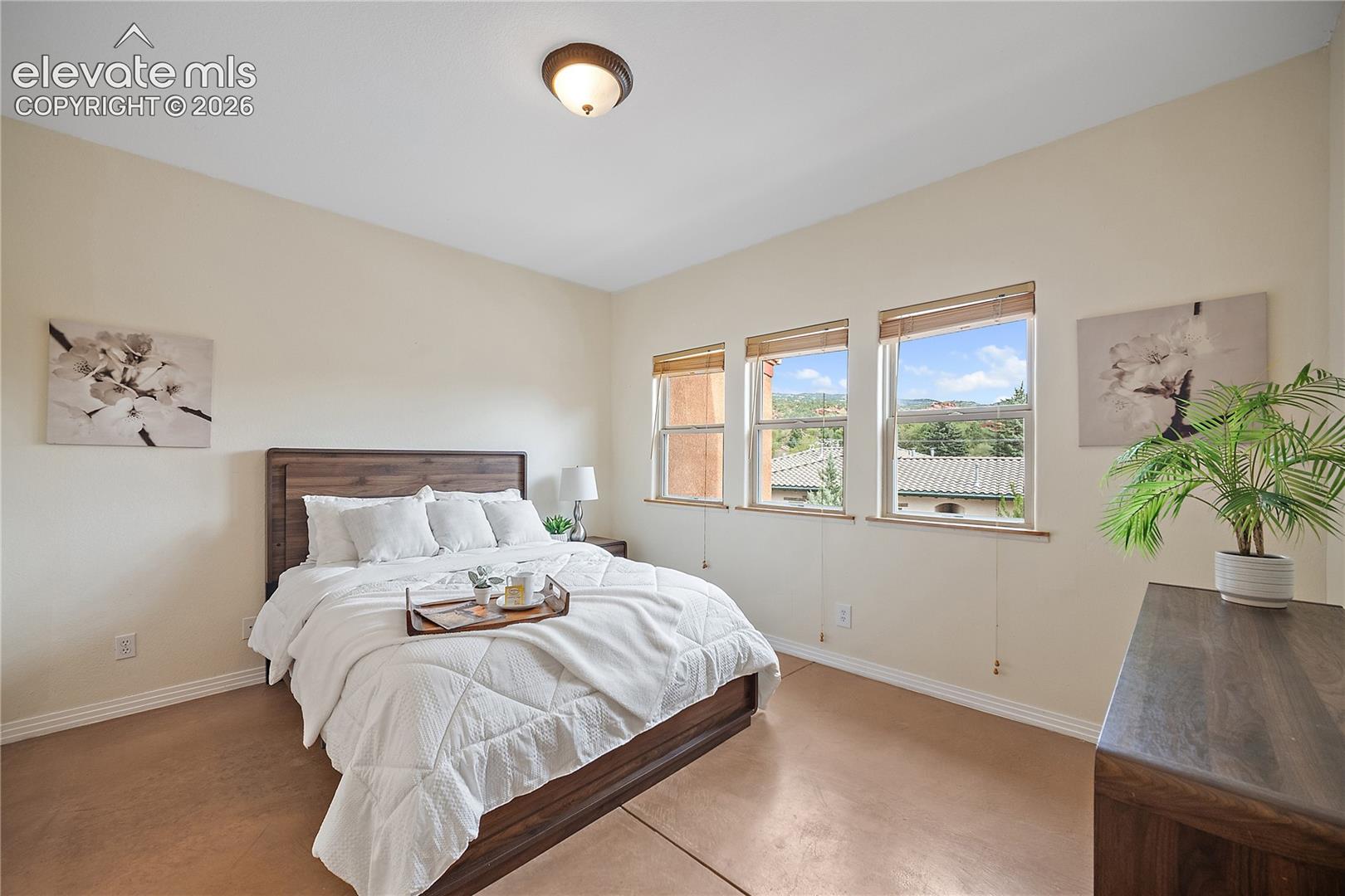 Listing photo 16 for 18 Taos Place