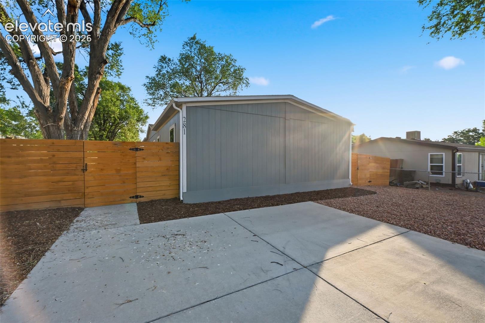 Listing photo 36 for 281 E Stewart Drive