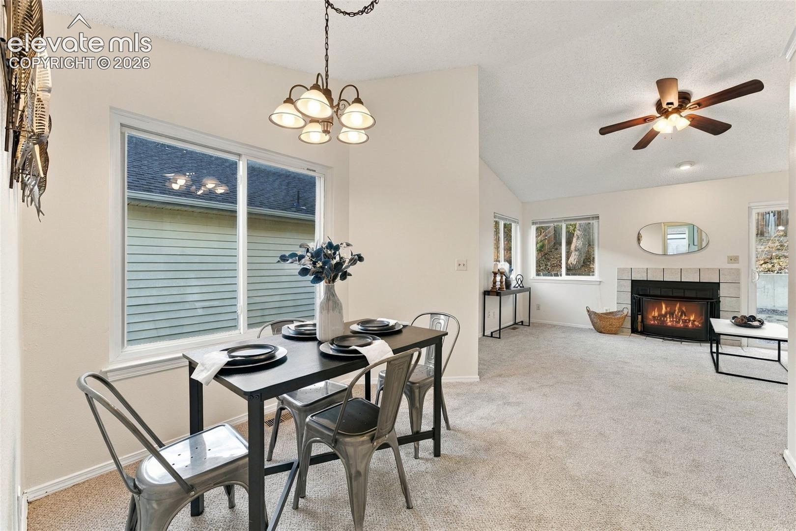 Listing photo 9 for 6430 Lonsdale Drive
