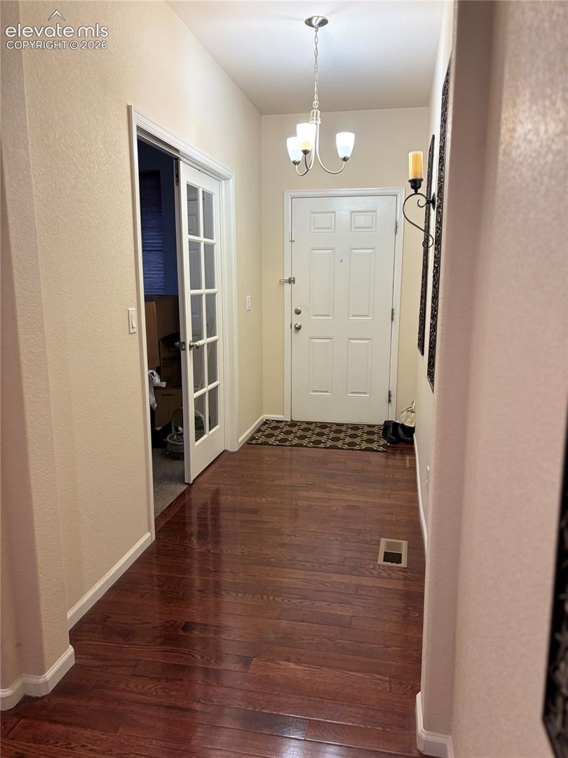 Listing photo 3 for 811 Spectrum Loop