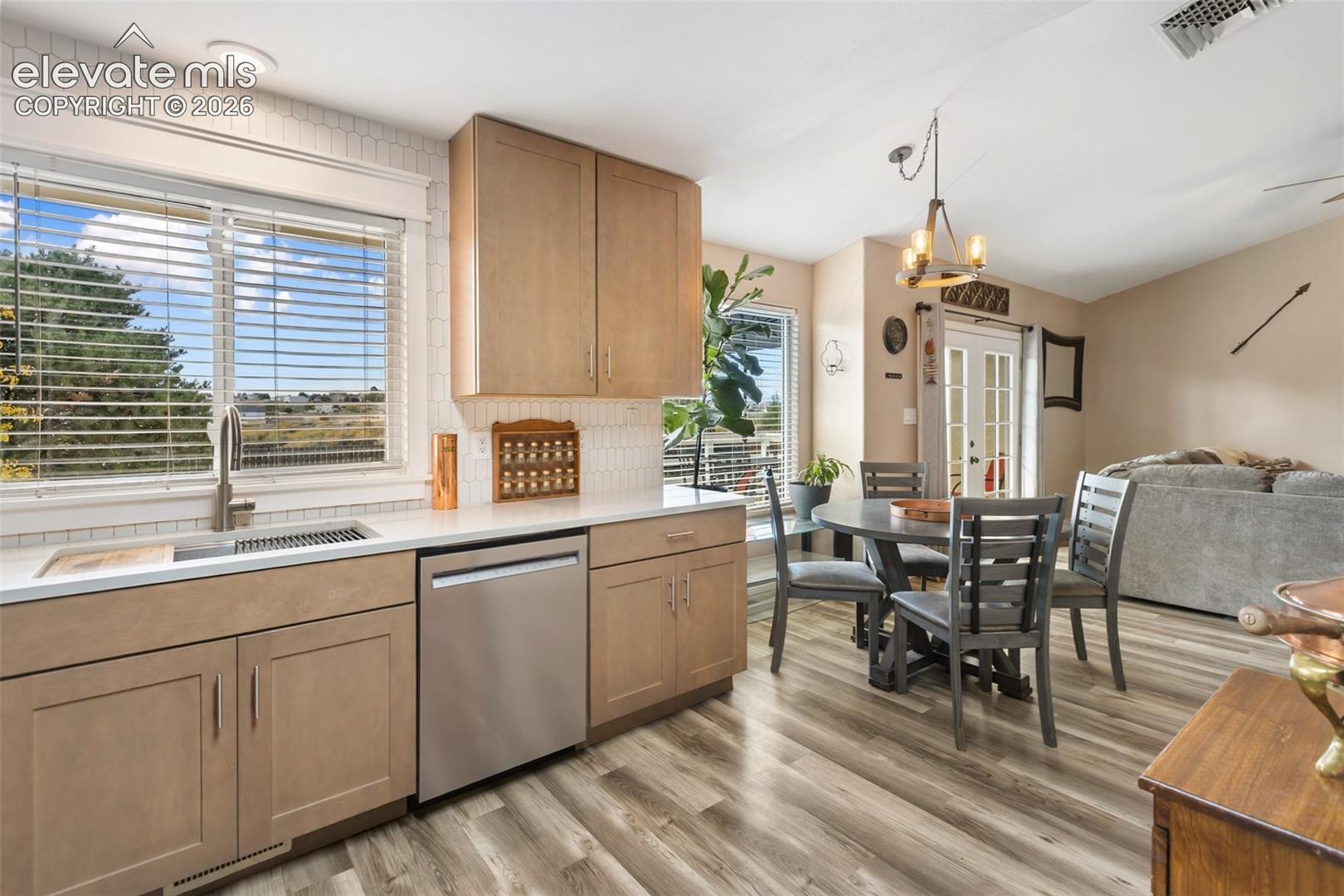 Listing photo 9 for 541 S El Charro Drive