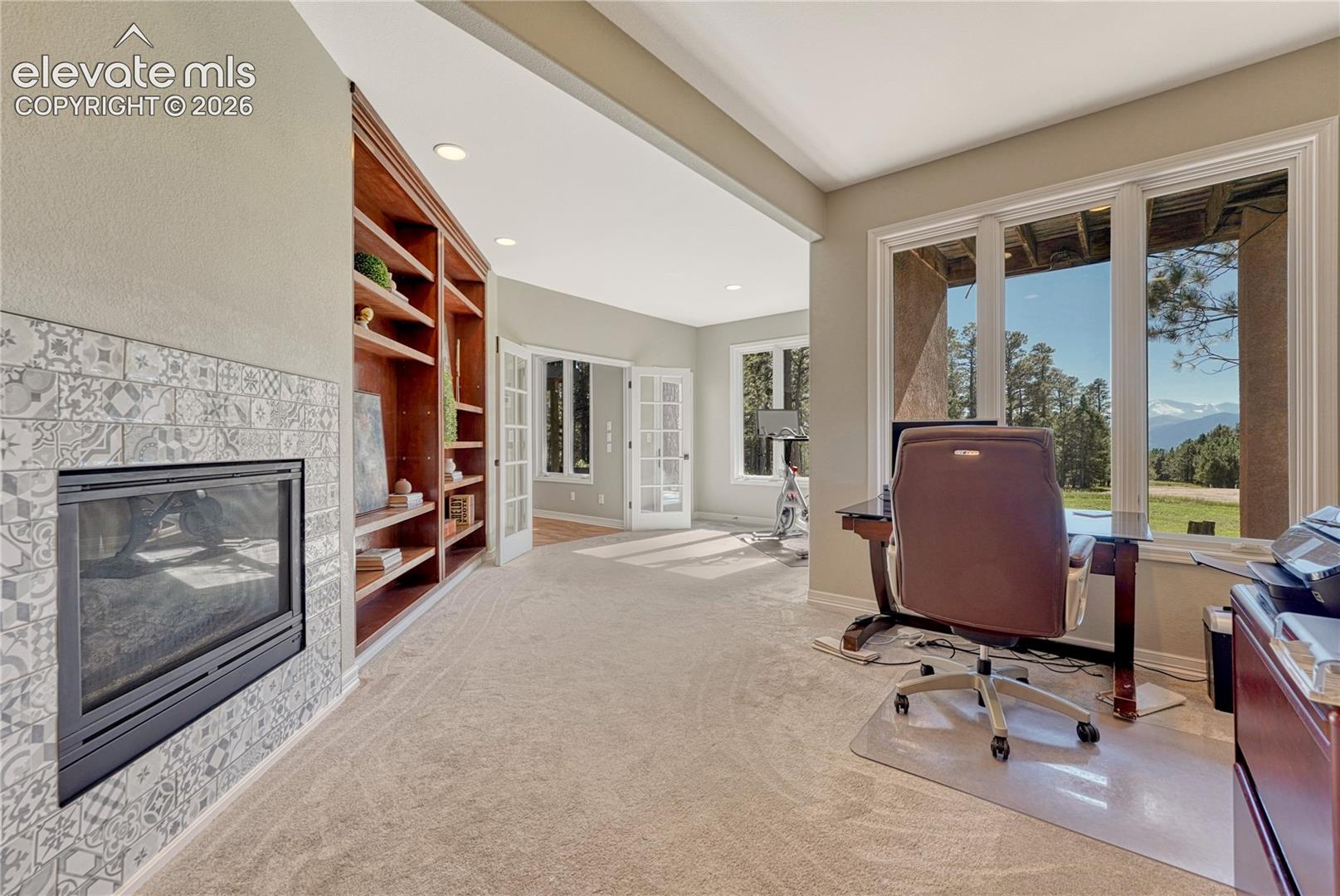Listing photo 25 for 17180 Colonial Park Drive