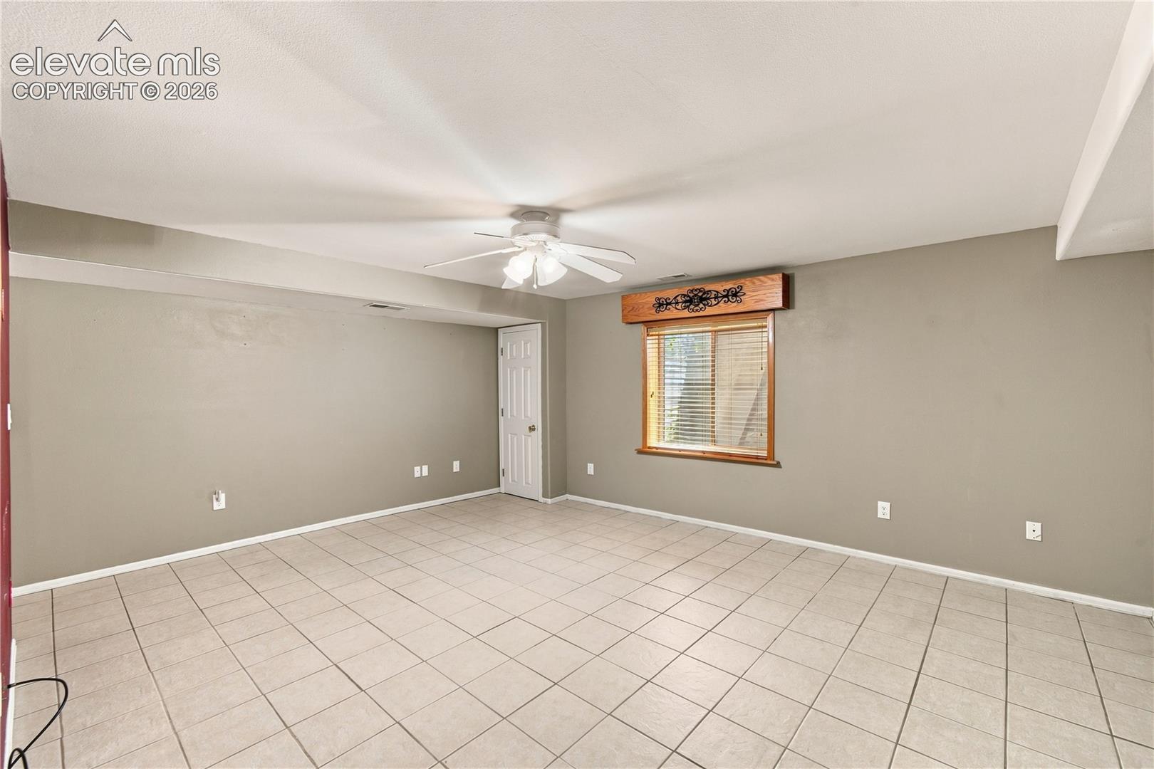 Listing photo 22 for 635 E Inca Court