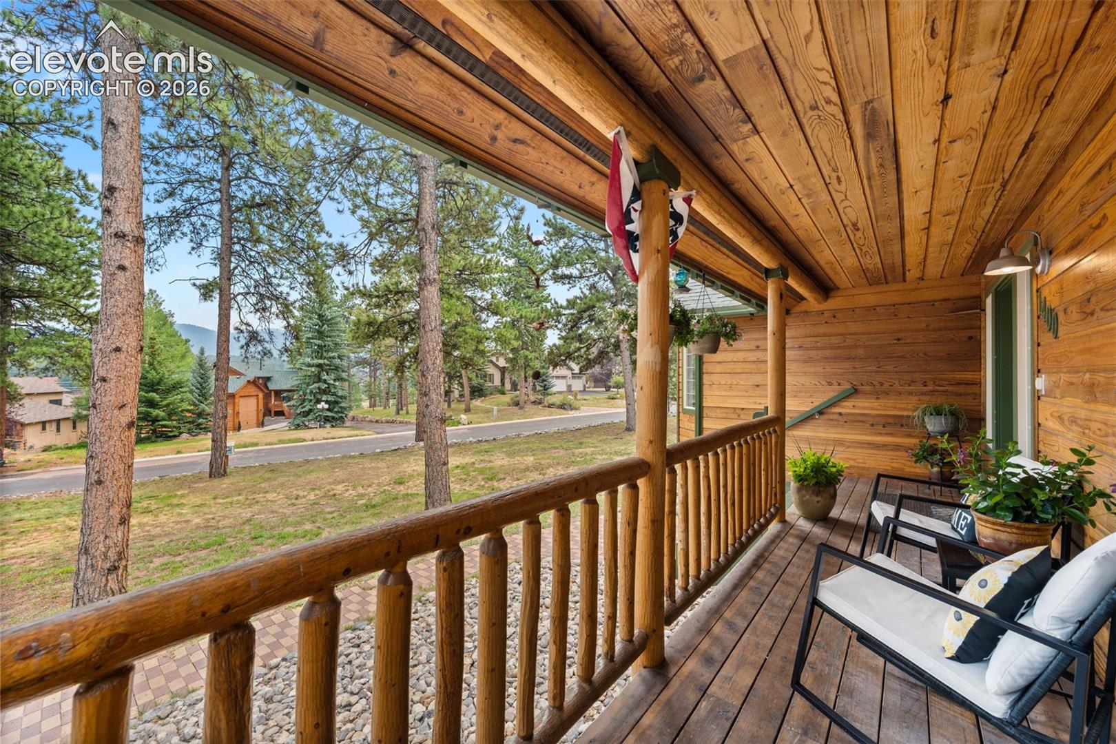 Listing photo 3 for 1400 Eagle Trace Court