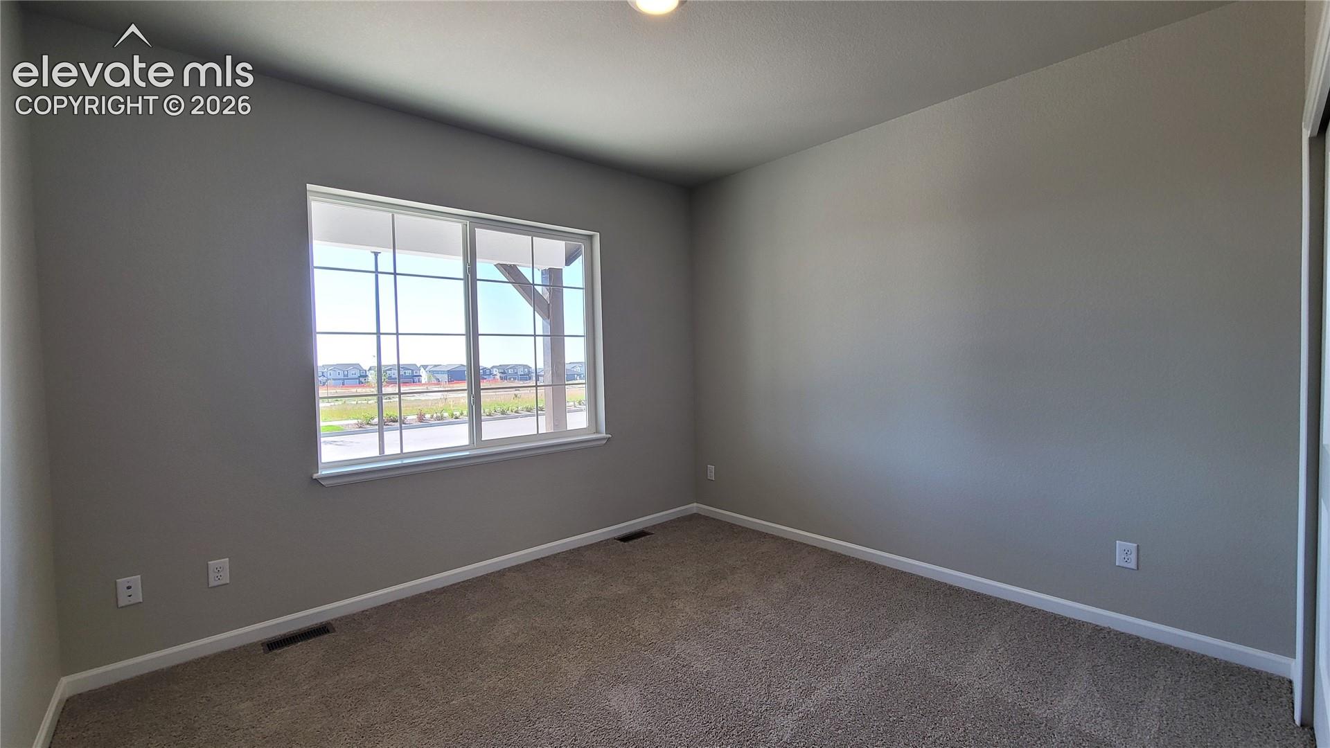 Listing photo 4 for 6658 Miro Lane