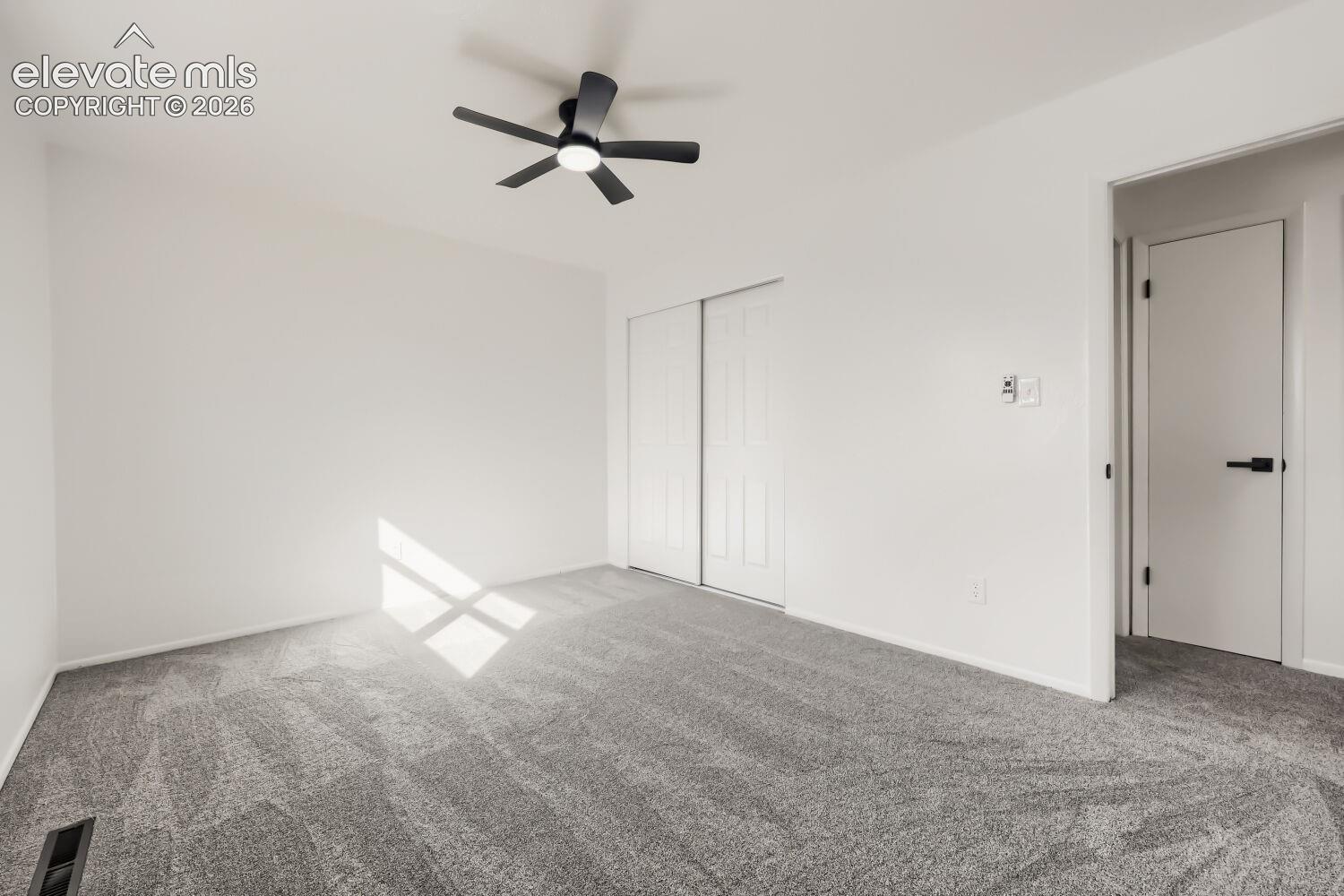 Listing photo 13 for 3665 Dogwood Drive