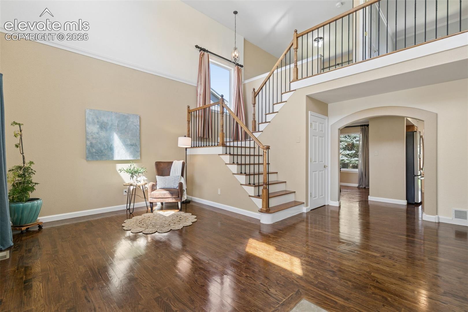 Listing photo 5 for 1622 Lookout Springs Drive