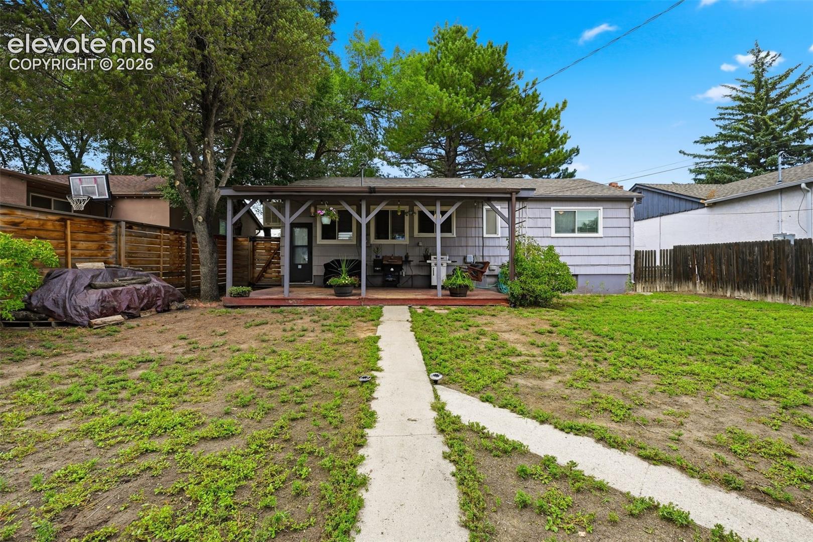 Listing photo 3 for 2637 Waldean Street