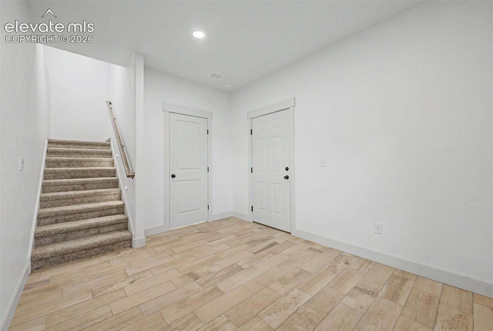 Listing photo 34 for 1015 Locklin Way