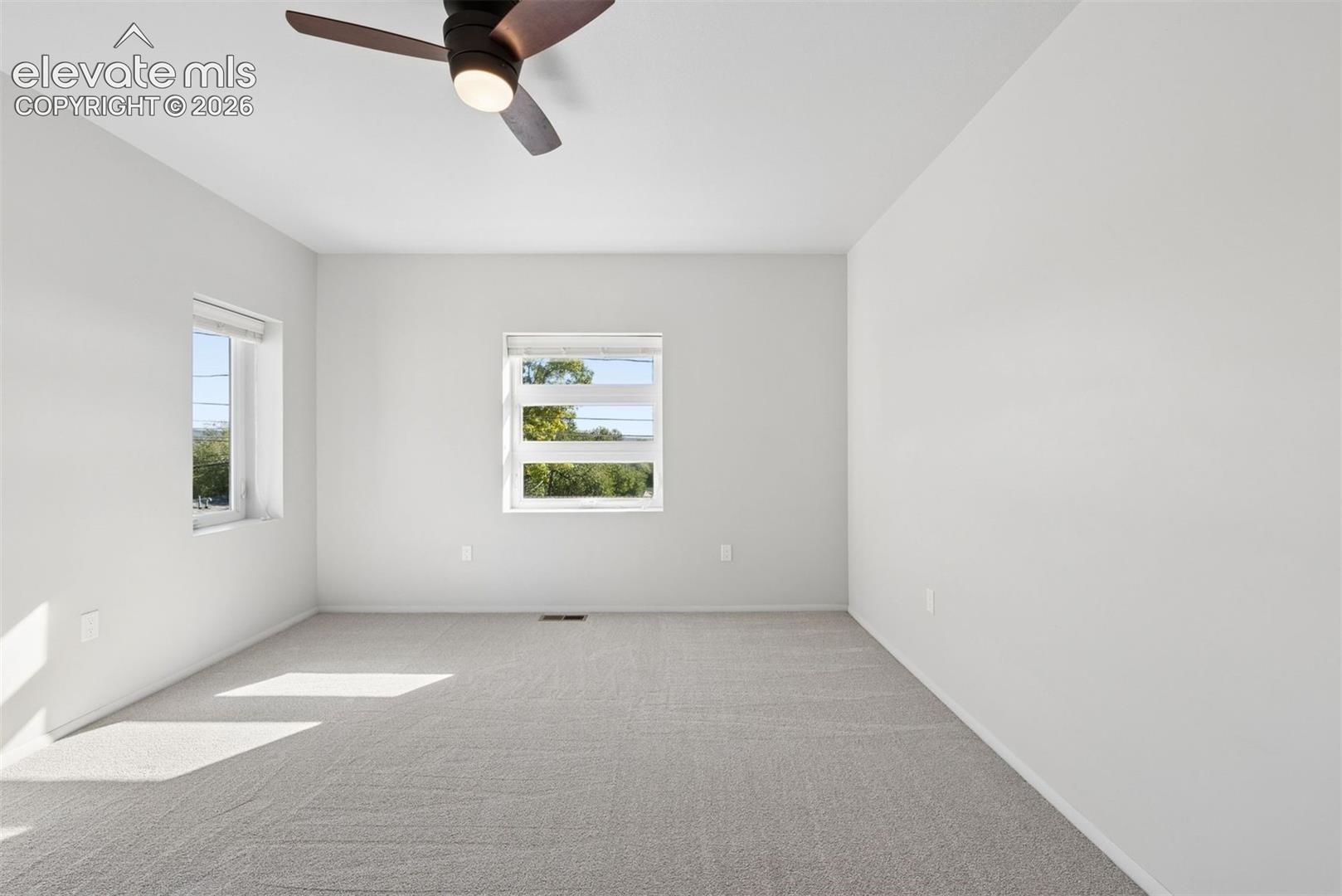 Listing photo 39 for 815 W Jefferson Street