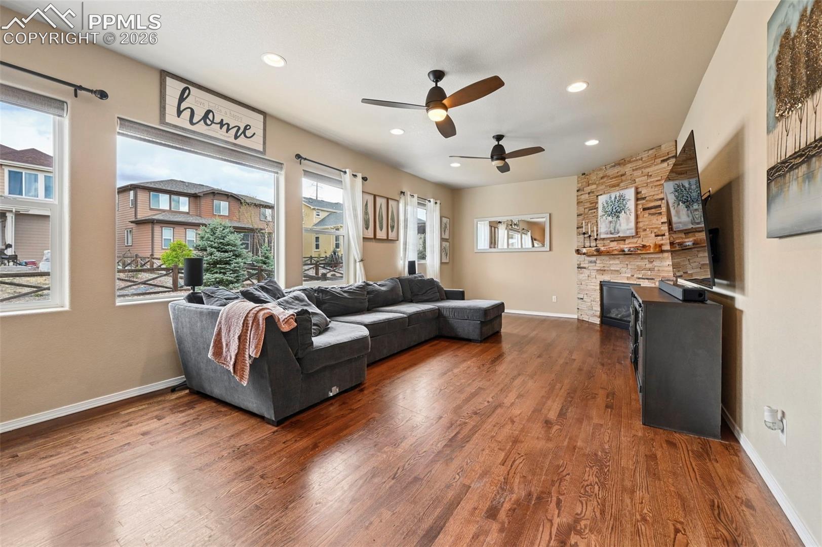 Listing photo 13 for 8742 Windy Plains Court