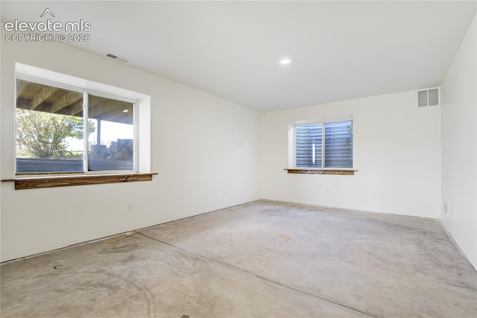 Listing photo 31 for 17650 Fremont Fort Drive