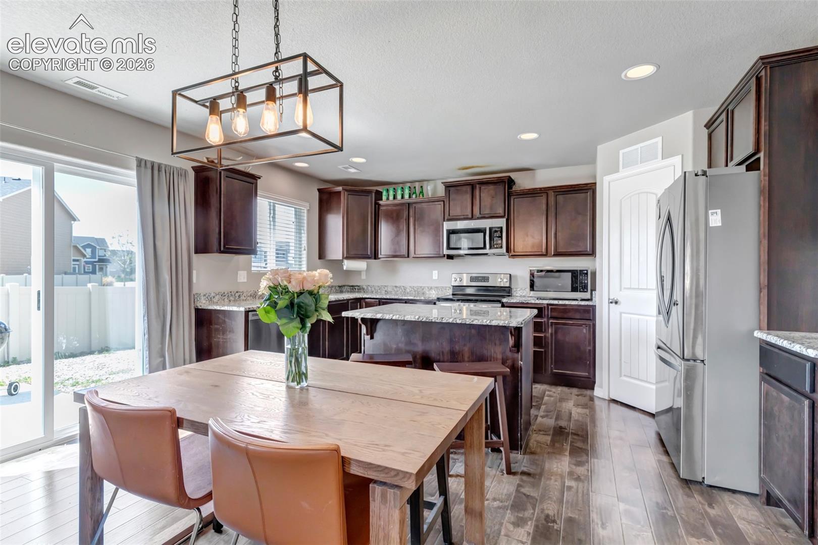 Listing photo 25 for 7548 Benecia Drive