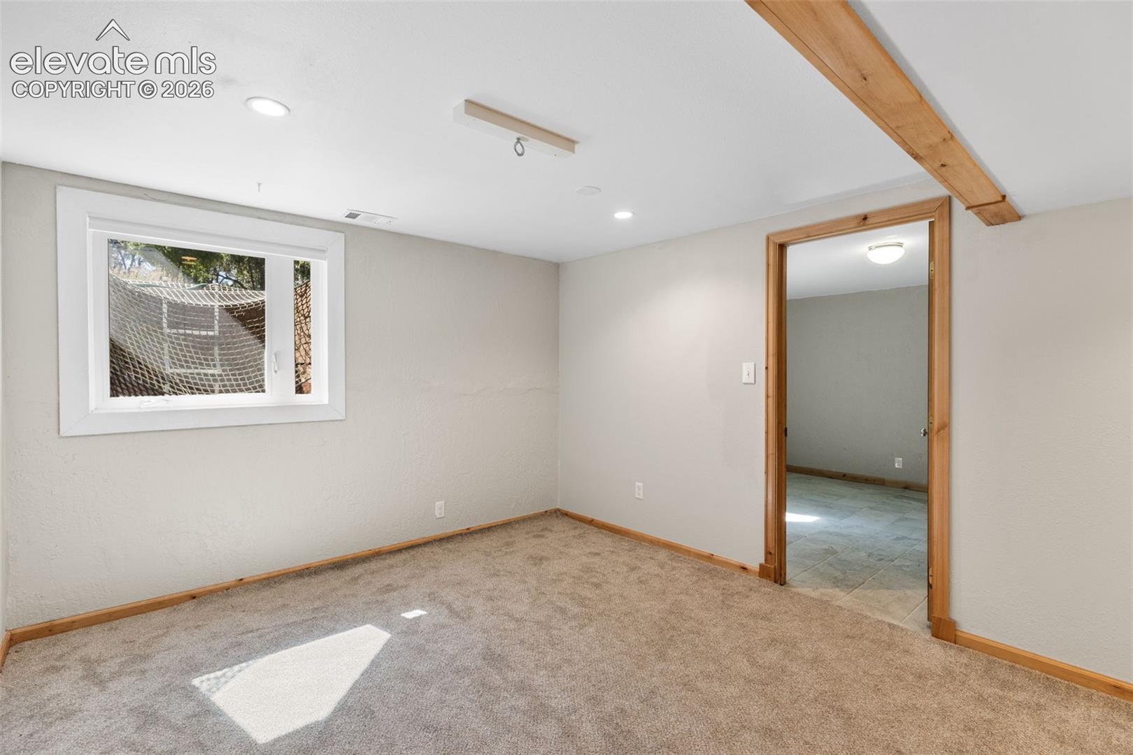 Listing photo 21 for 509 W Cheyenne Road