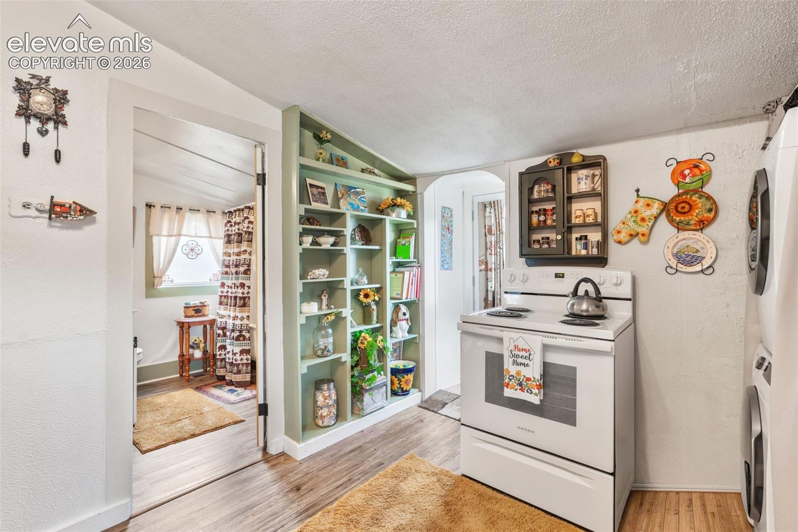 Listing photo 17 for 331 E Golden Avenue