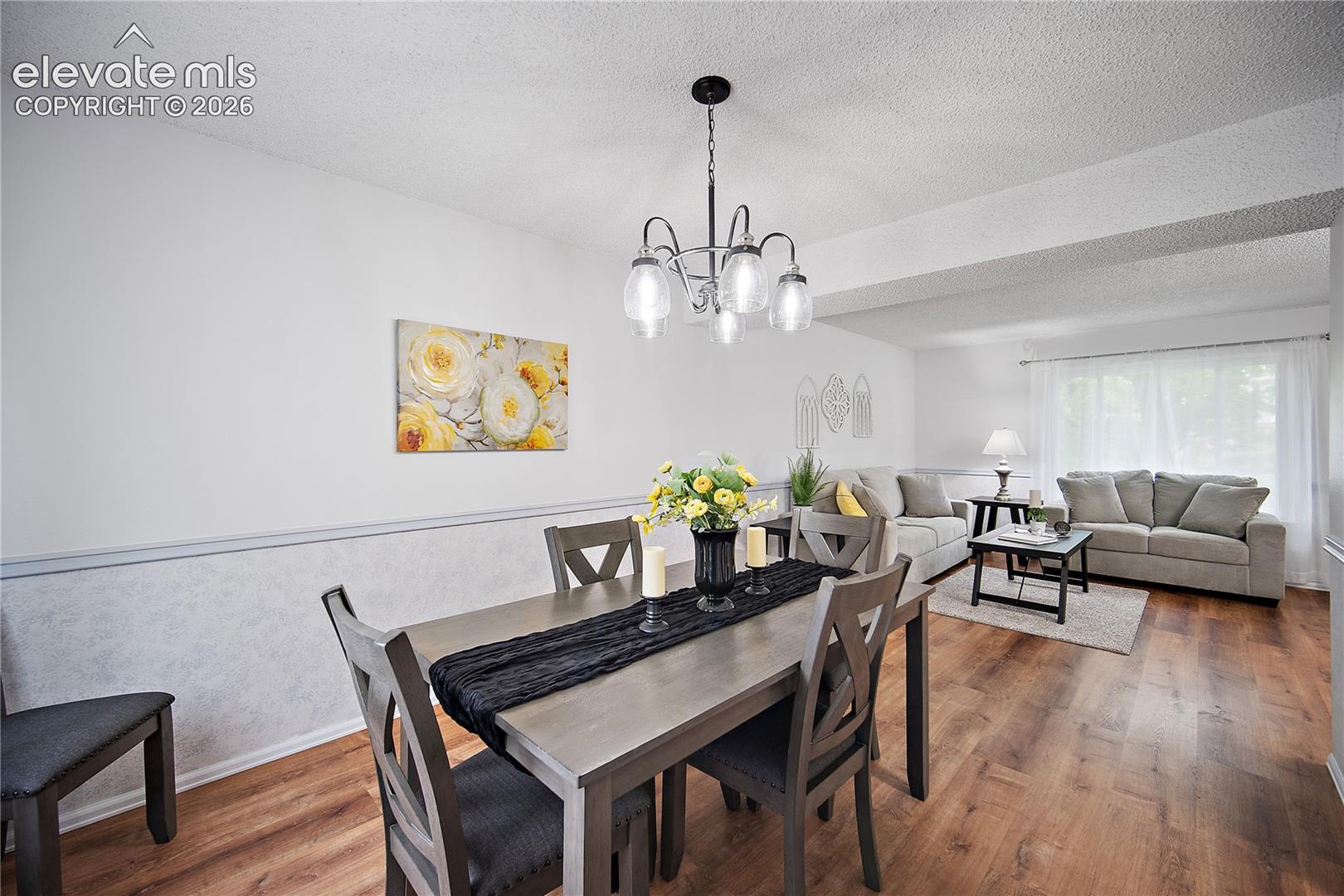 Listing photo 8 for 2998 Westcliff Circle
