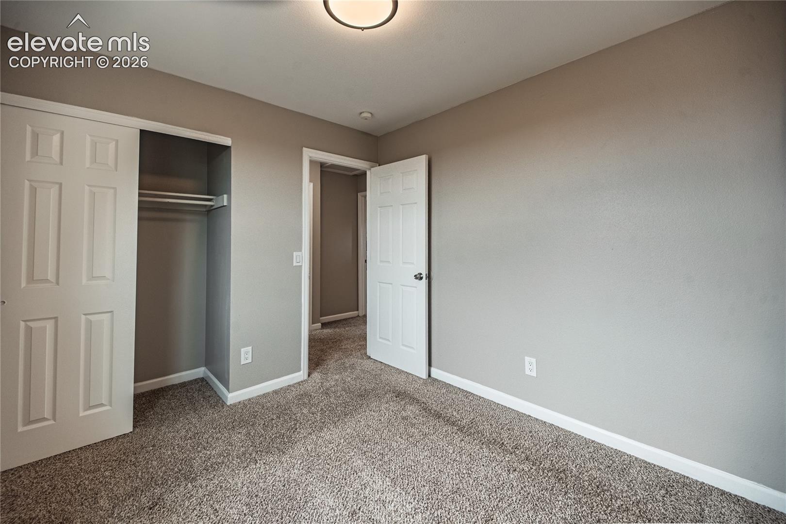 Listing photo 35 for 4325 Ramblewood Drive