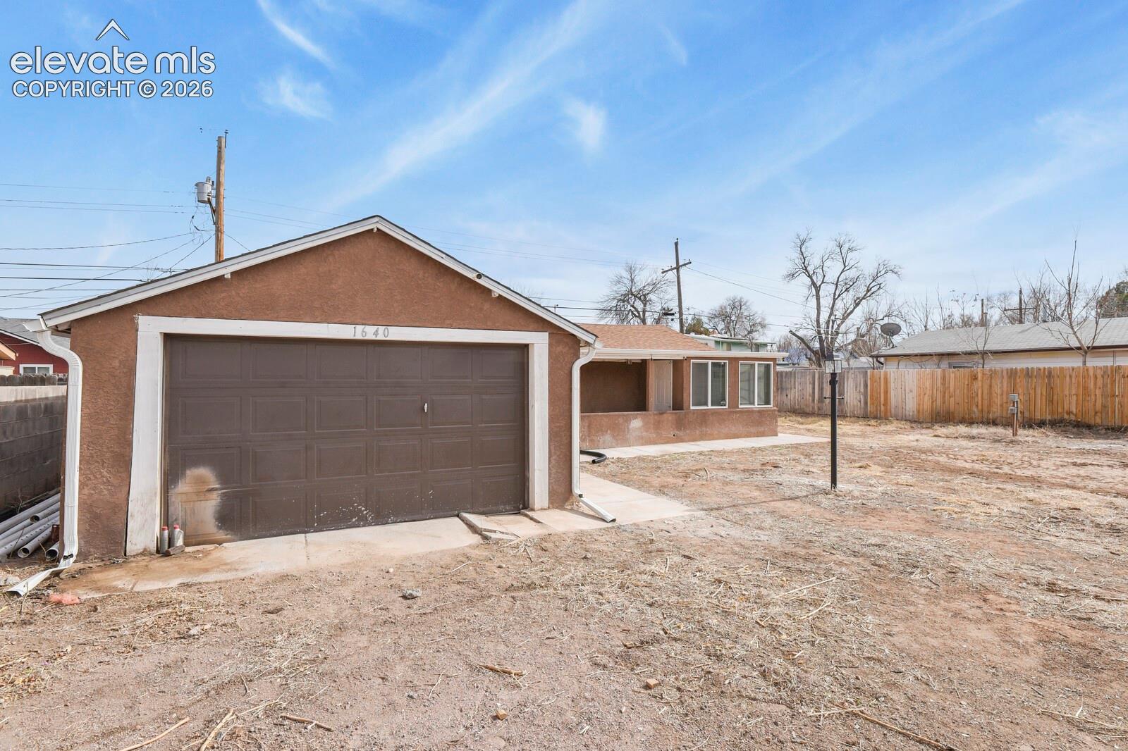 Listing photo 4 for 1640 Jackson Street