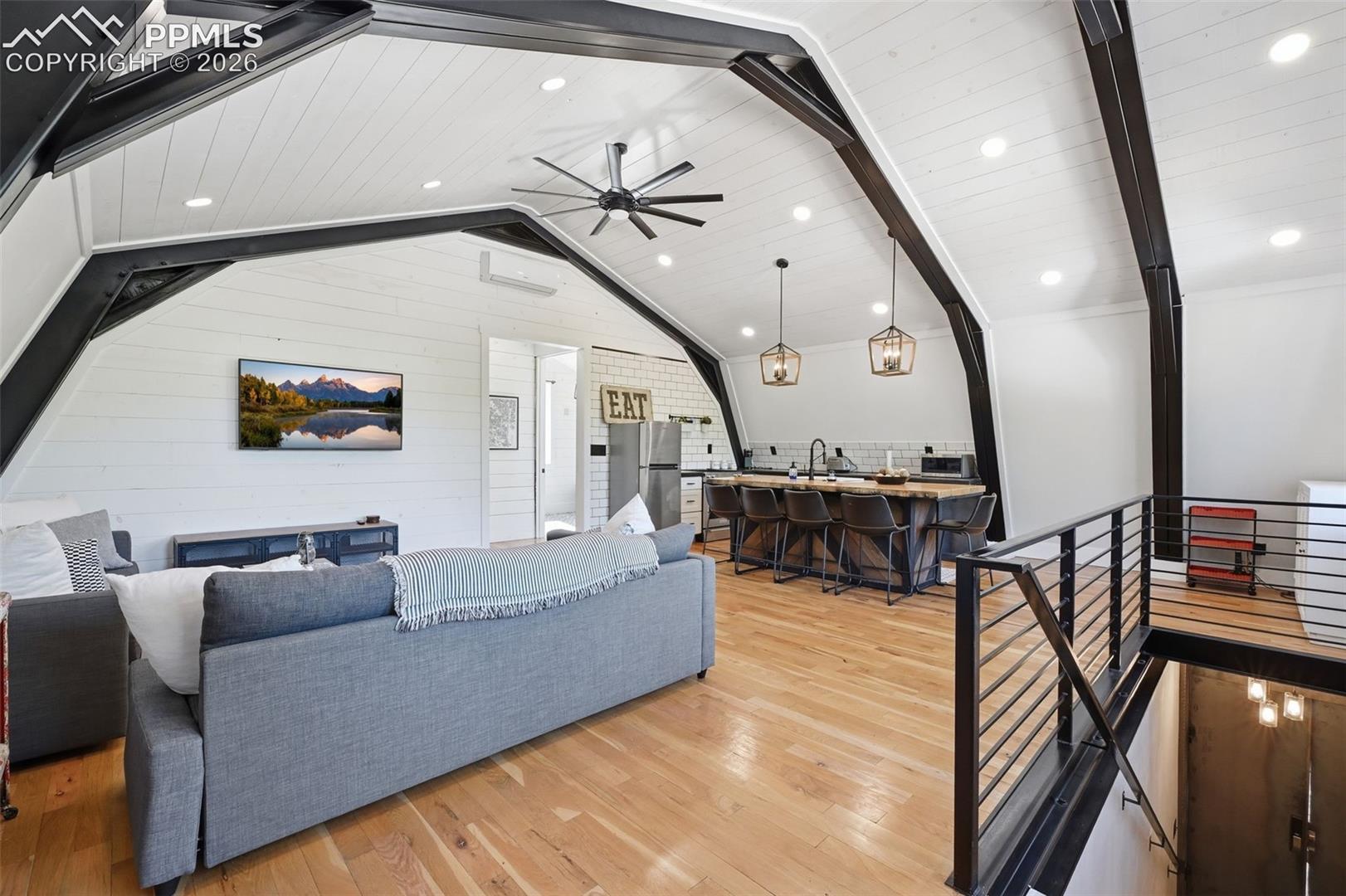 Listing photo 36 for 937 E Costilla Street
