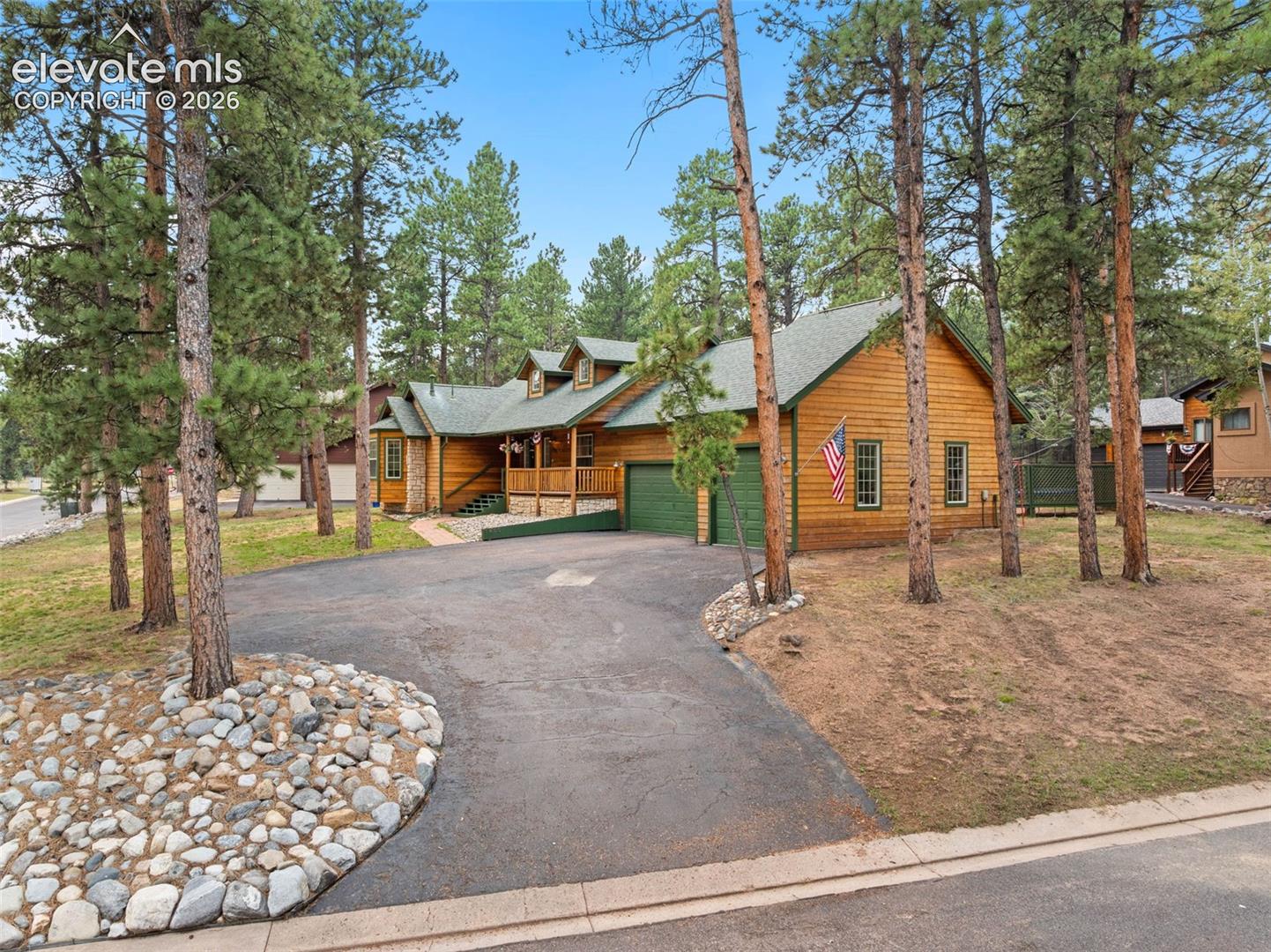 Listing photo 2 for 1400 Eagle Trace Court