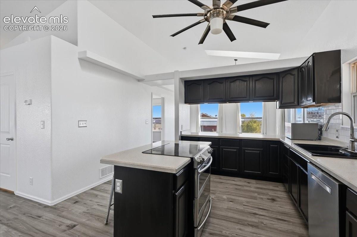 Listing photo 7 for 676 E Heron Drive