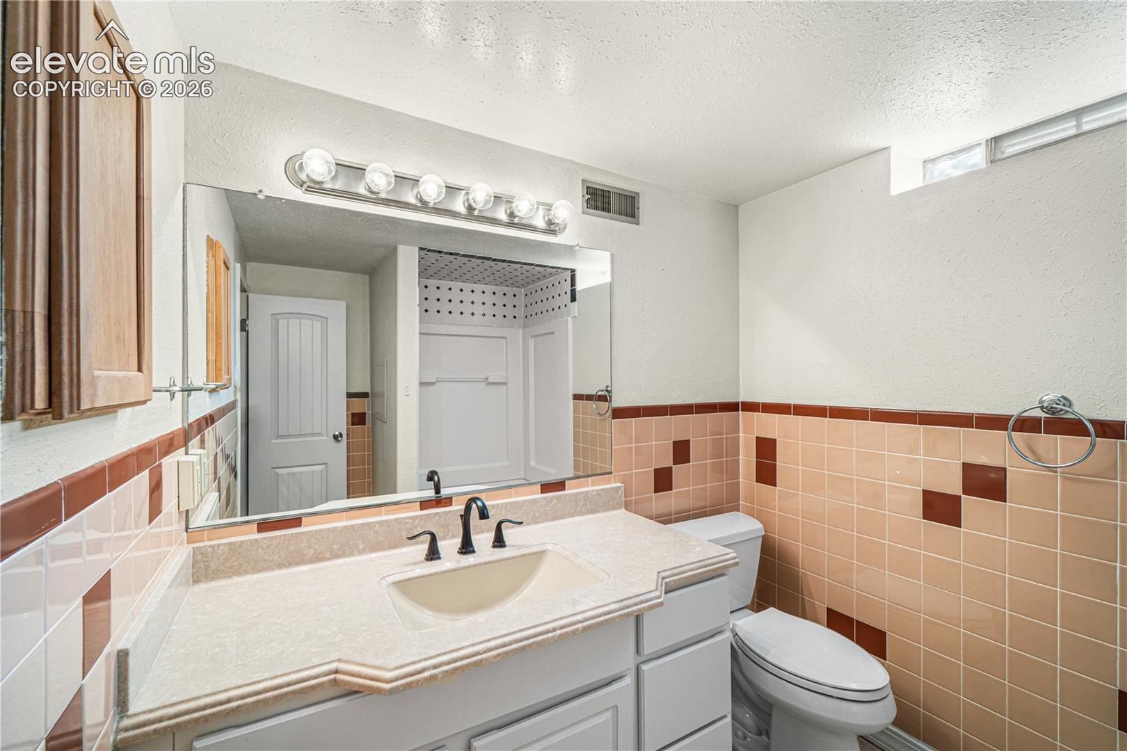 Listing photo 30 for 3514 St Clair Avenue