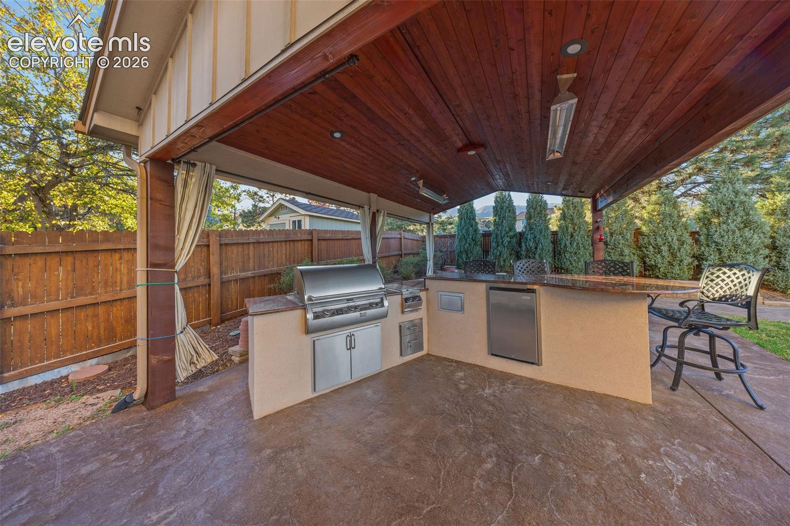 Listing photo 38 for 6120 Moorfield Avenue