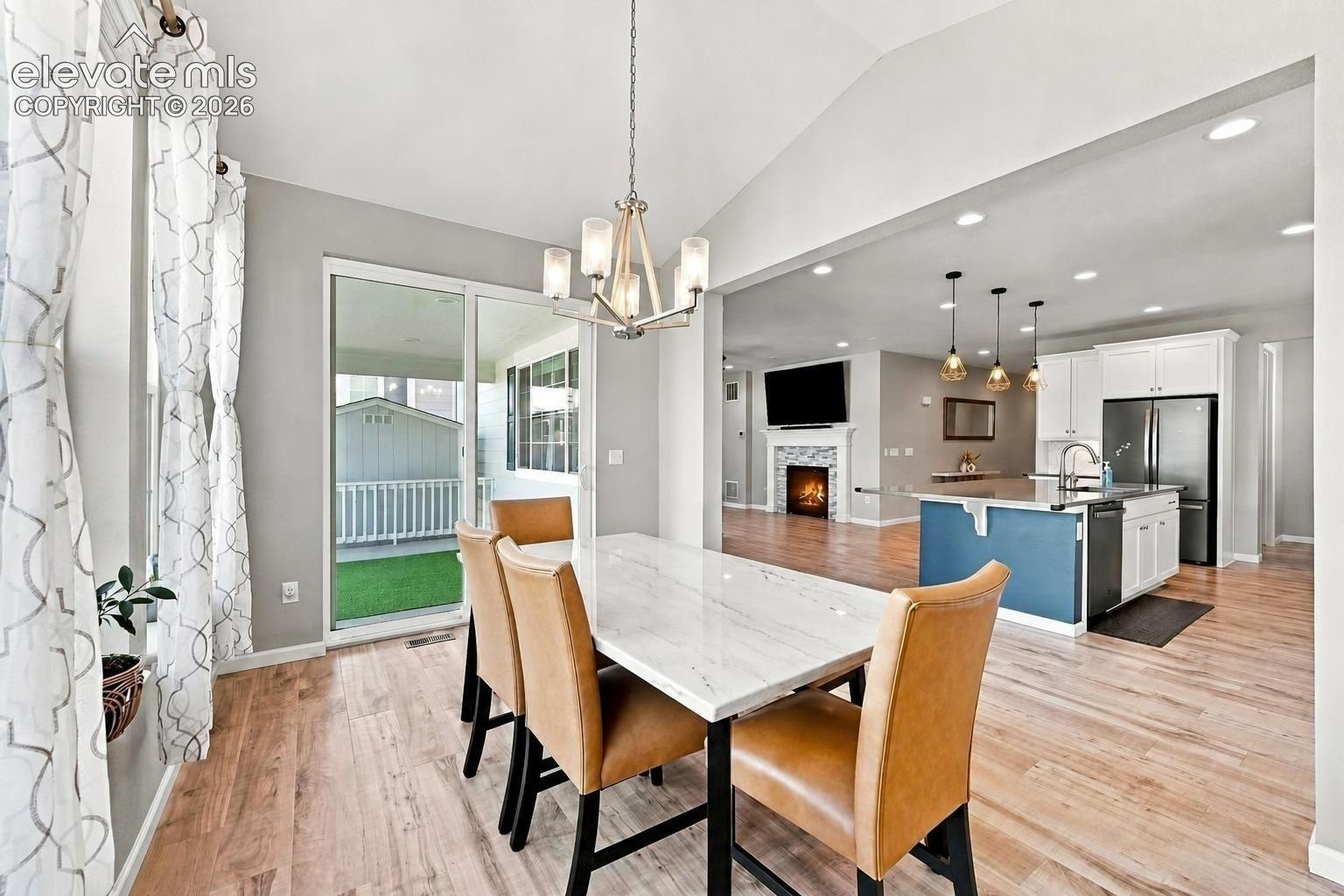 Listing photo 10 for 27645 E Geddes Place