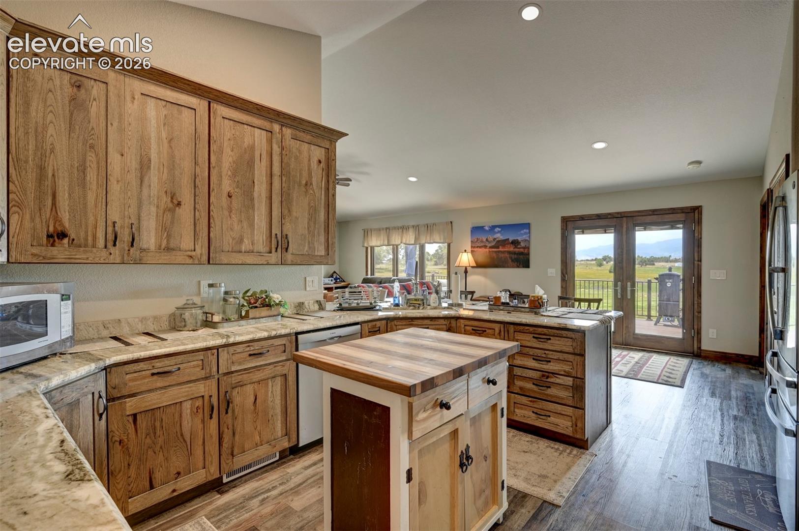 Listing photo 10 for 10130 Shumway Road
