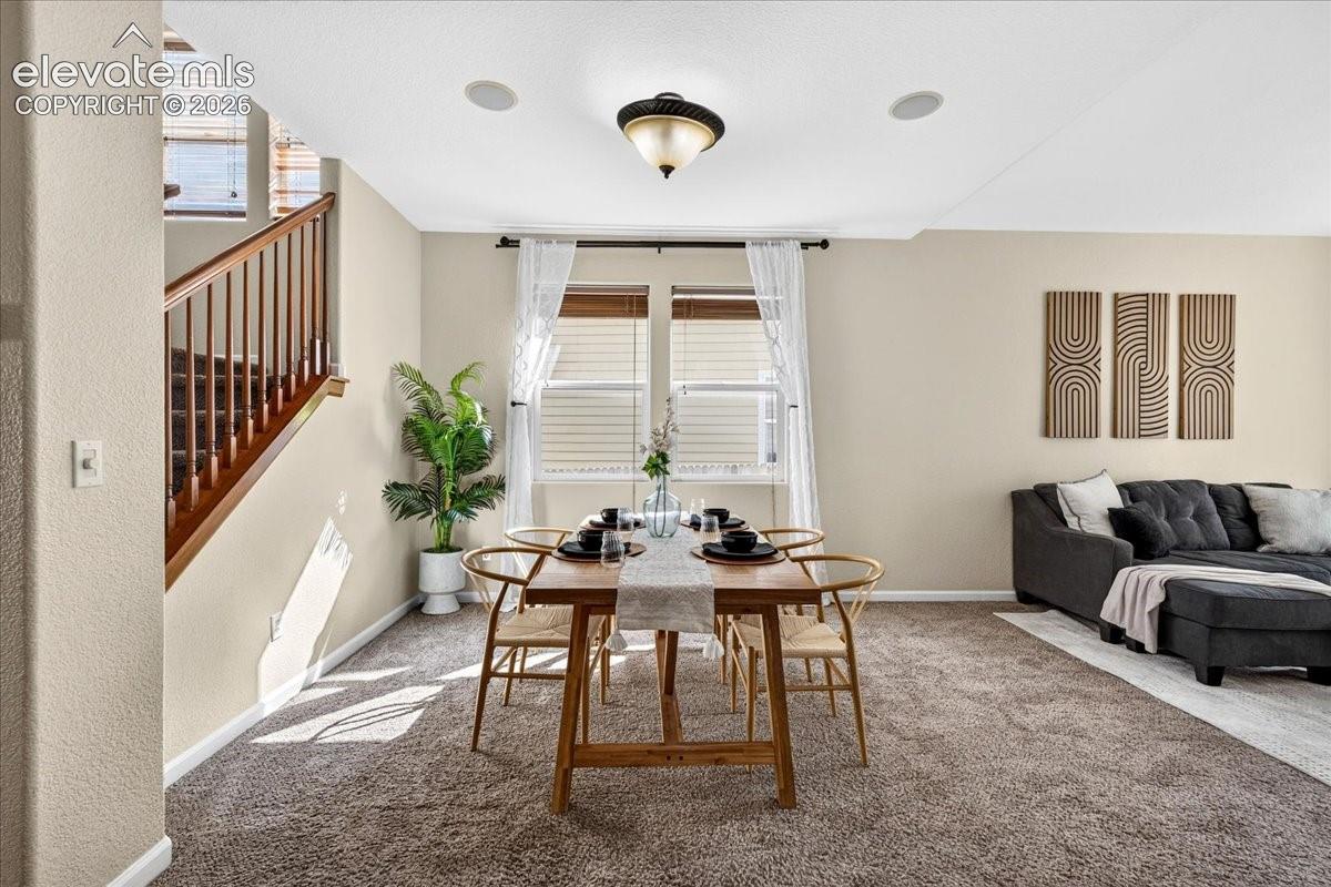 Listing photo 3 for 2409 Capital Drive