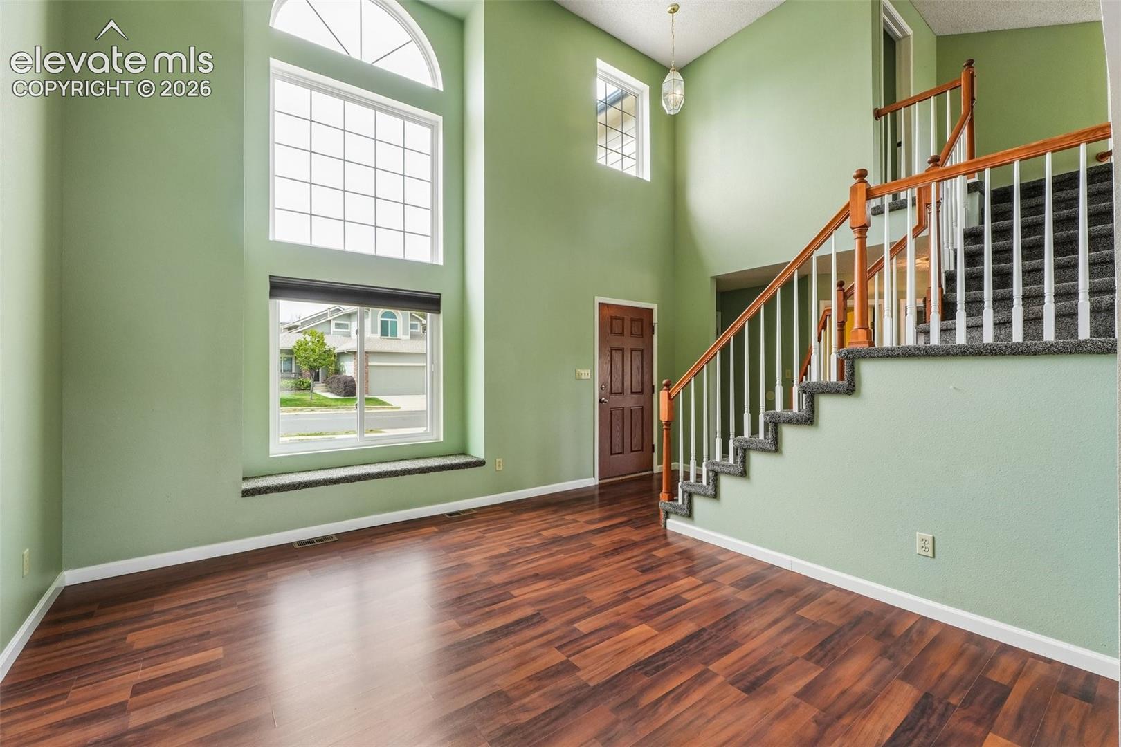 Listing photo 7 for 6065 Fescue Drive