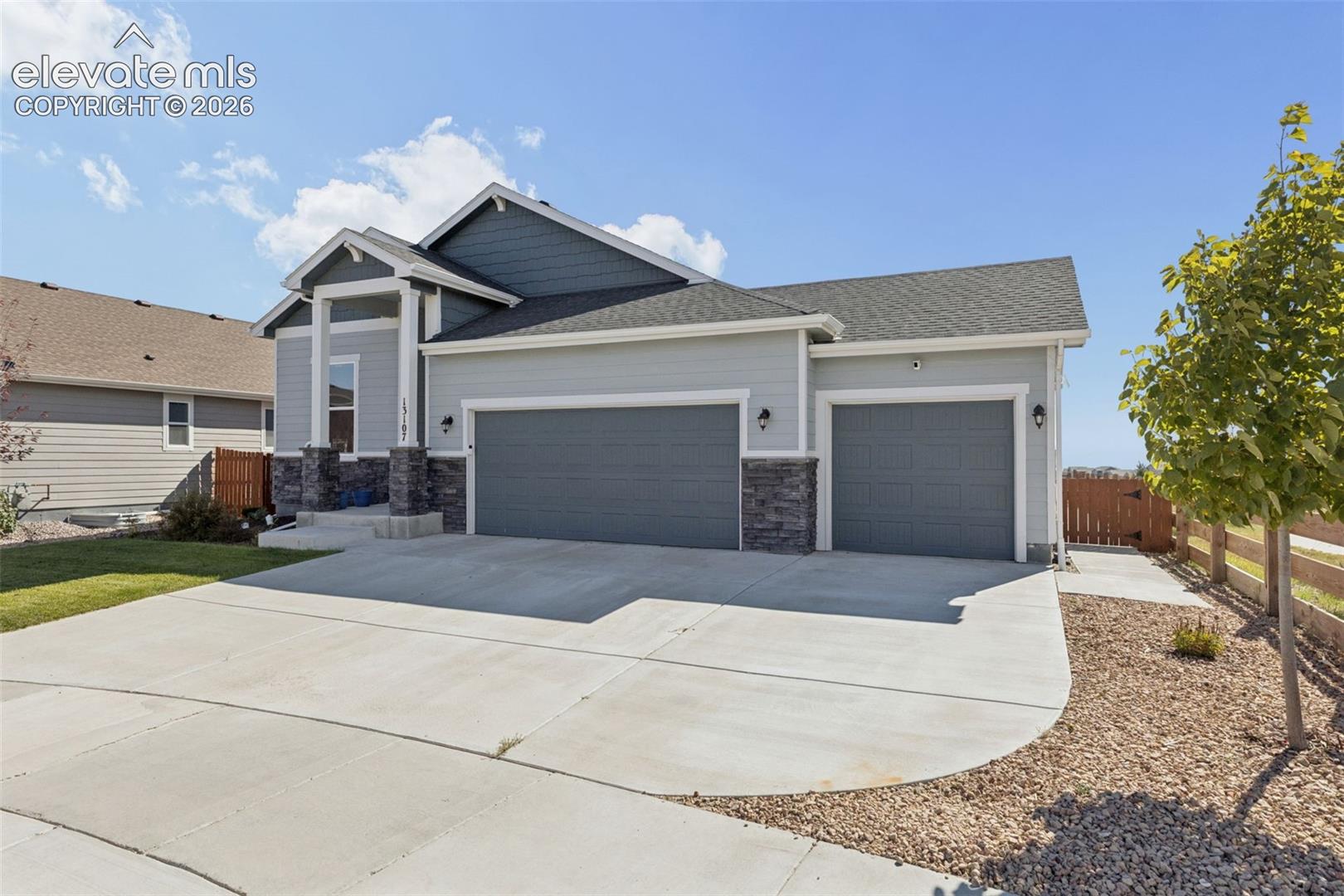Listing photo 29 for 13107 Parkland Drive