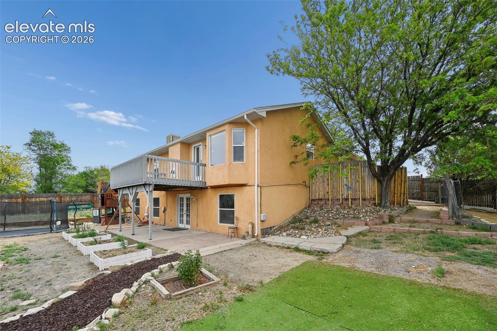 Listing photo 16 for 979 S Alexis Lane