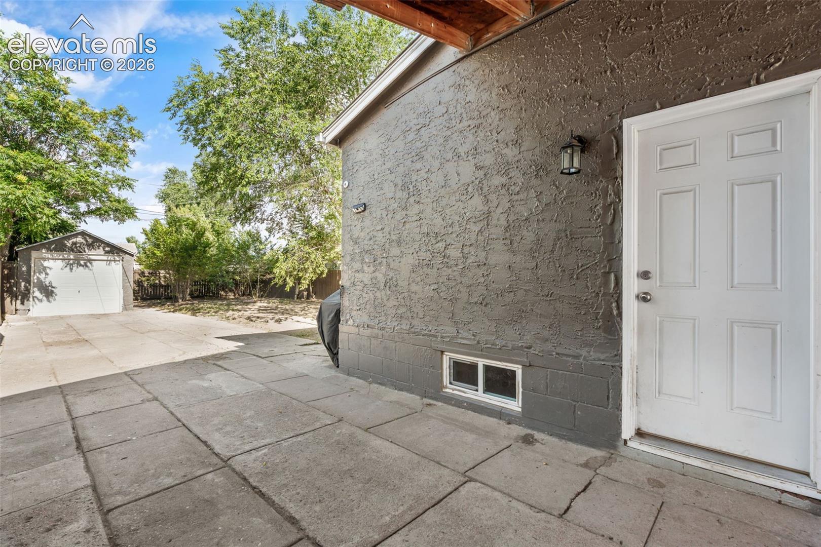 Listing photo 40 for 1726 E Evans Avenue