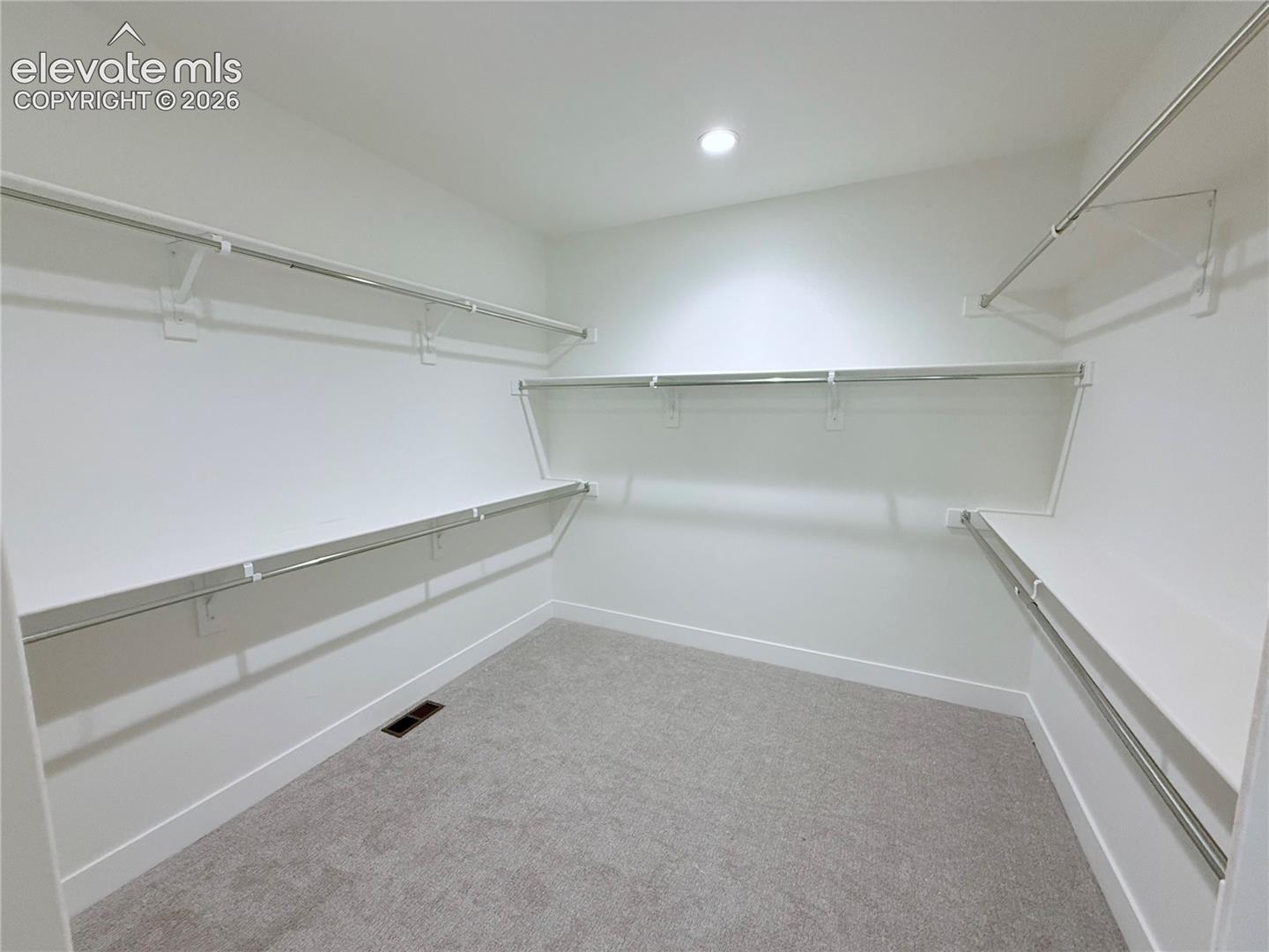 Listing photo 14 for 13437 Pride Mountain Drive