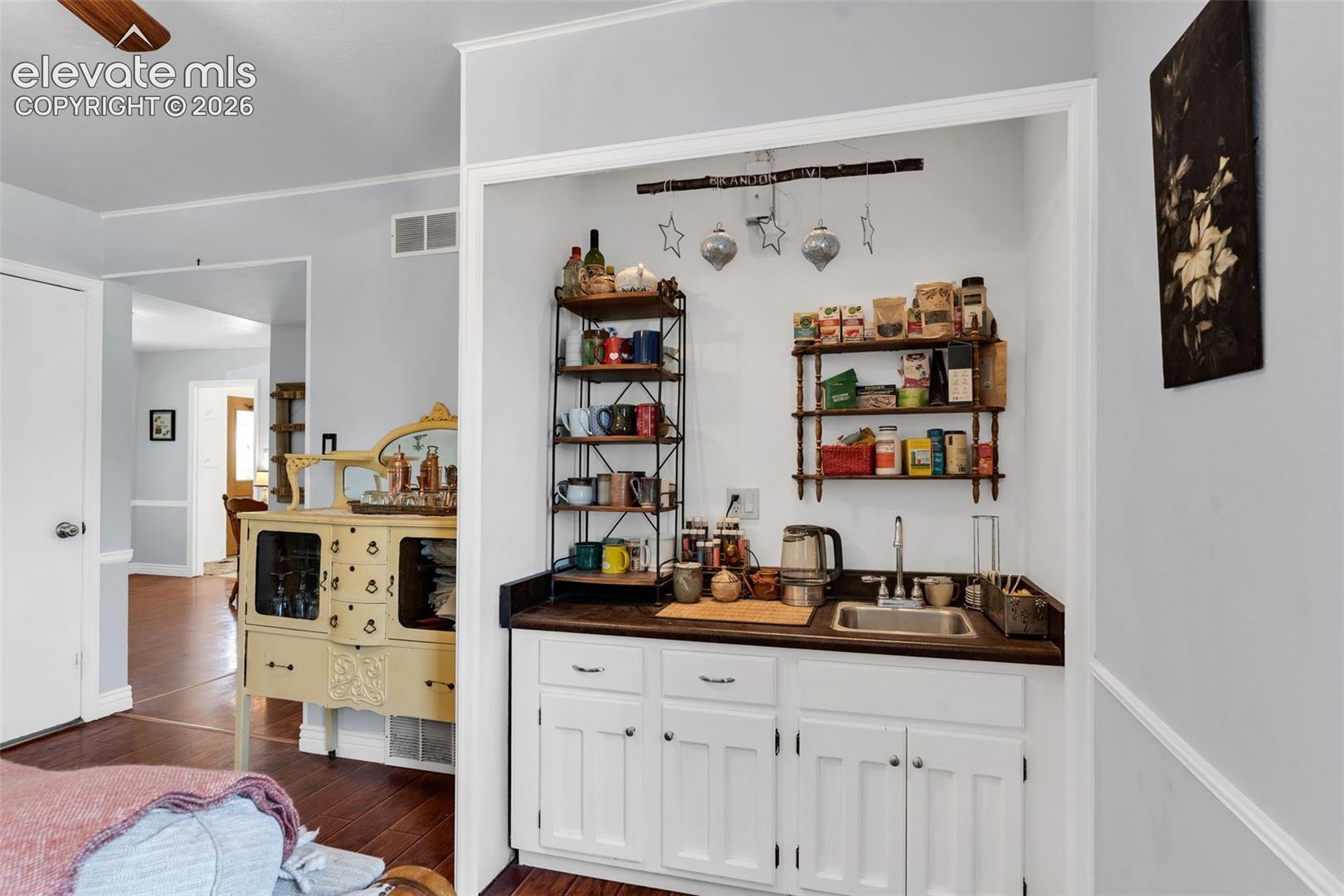 Listing photo 16 for 1004 Ridgeview Place