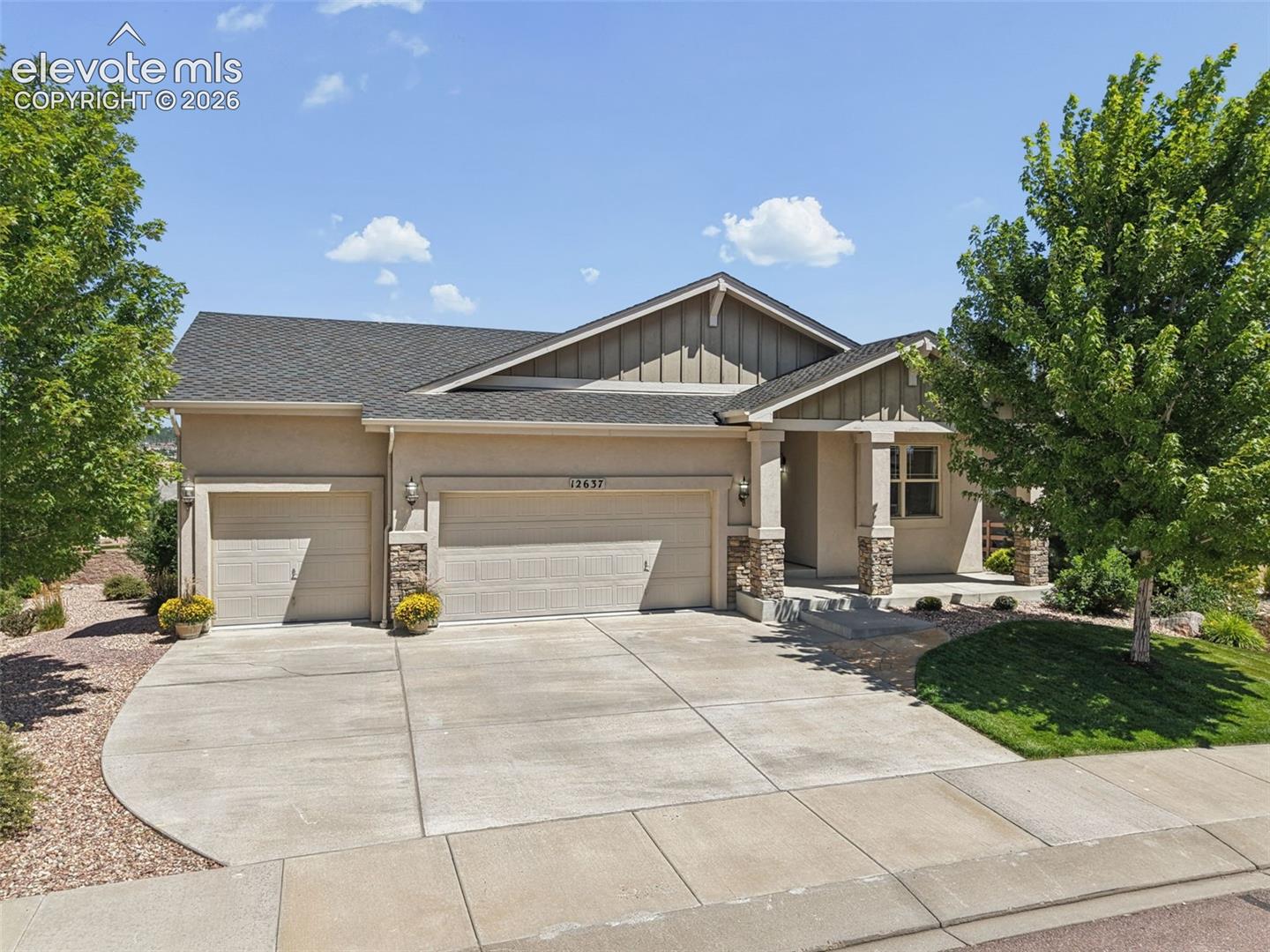 Listing photo 2 for 12637 Chianti Court