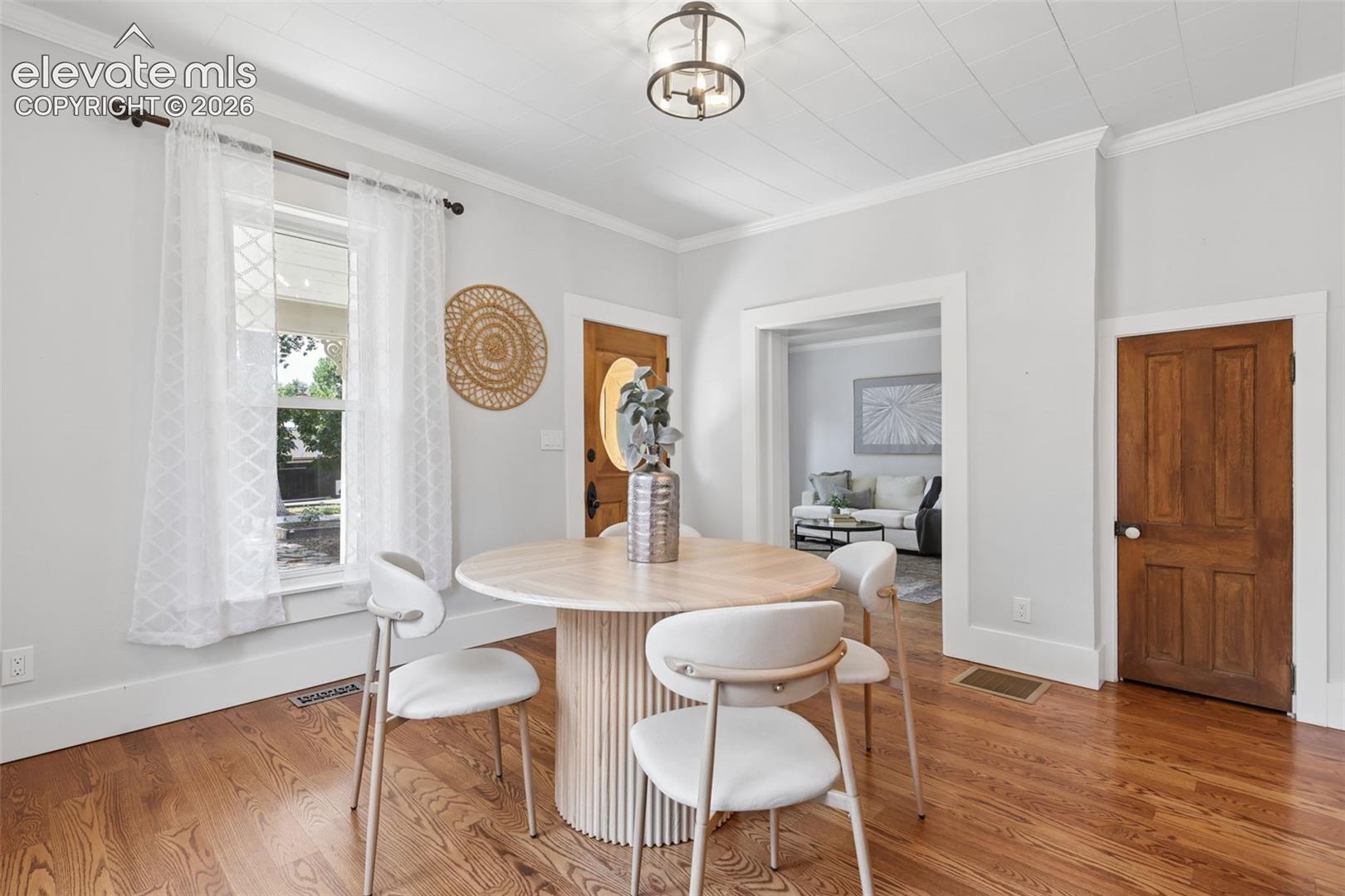 Listing photo 14 for 1812 W Pikes Peak Avenue